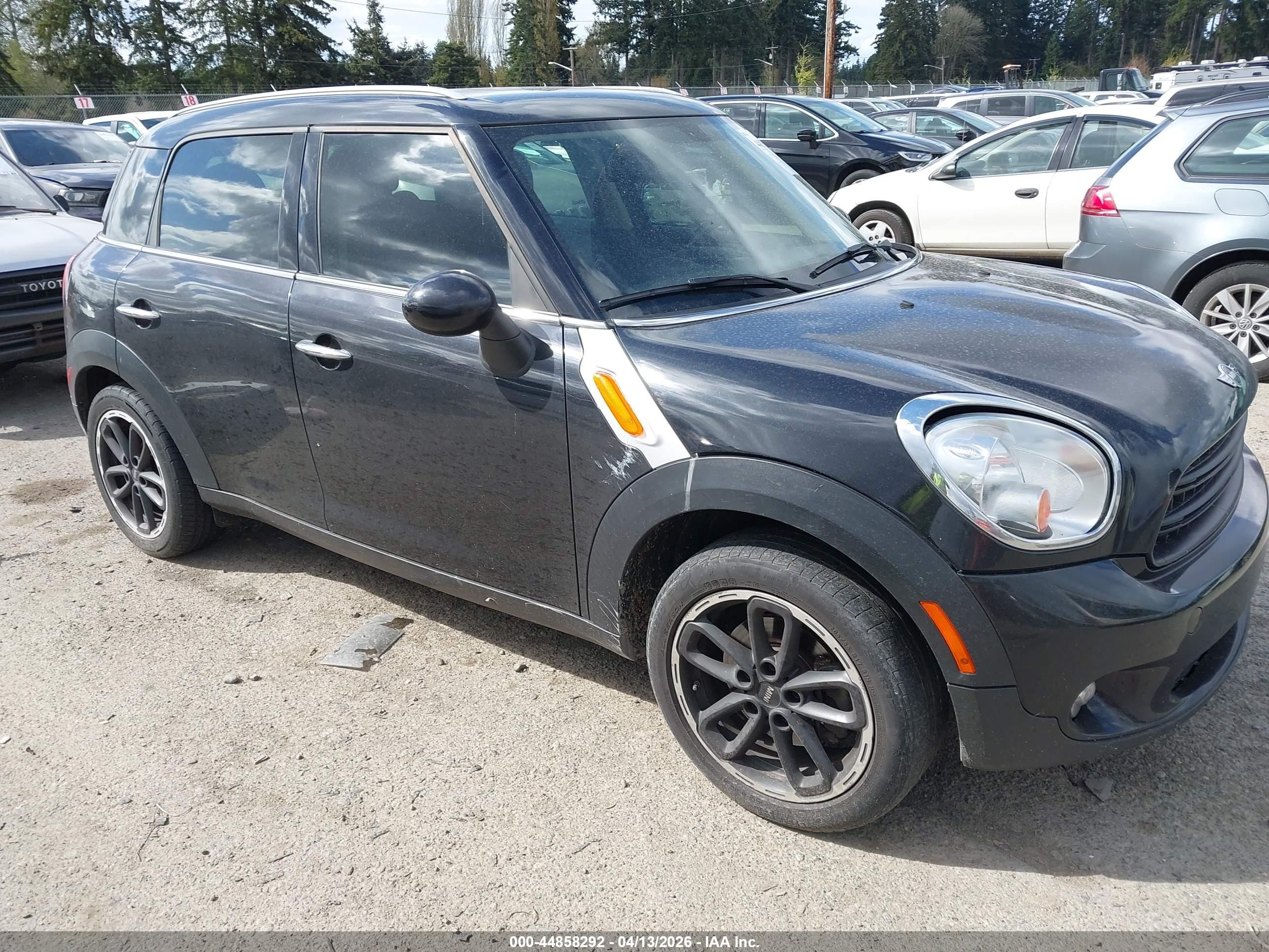 2016 MINI Countryman, VIN WMWZB3C55GWR49235 — Auction photo