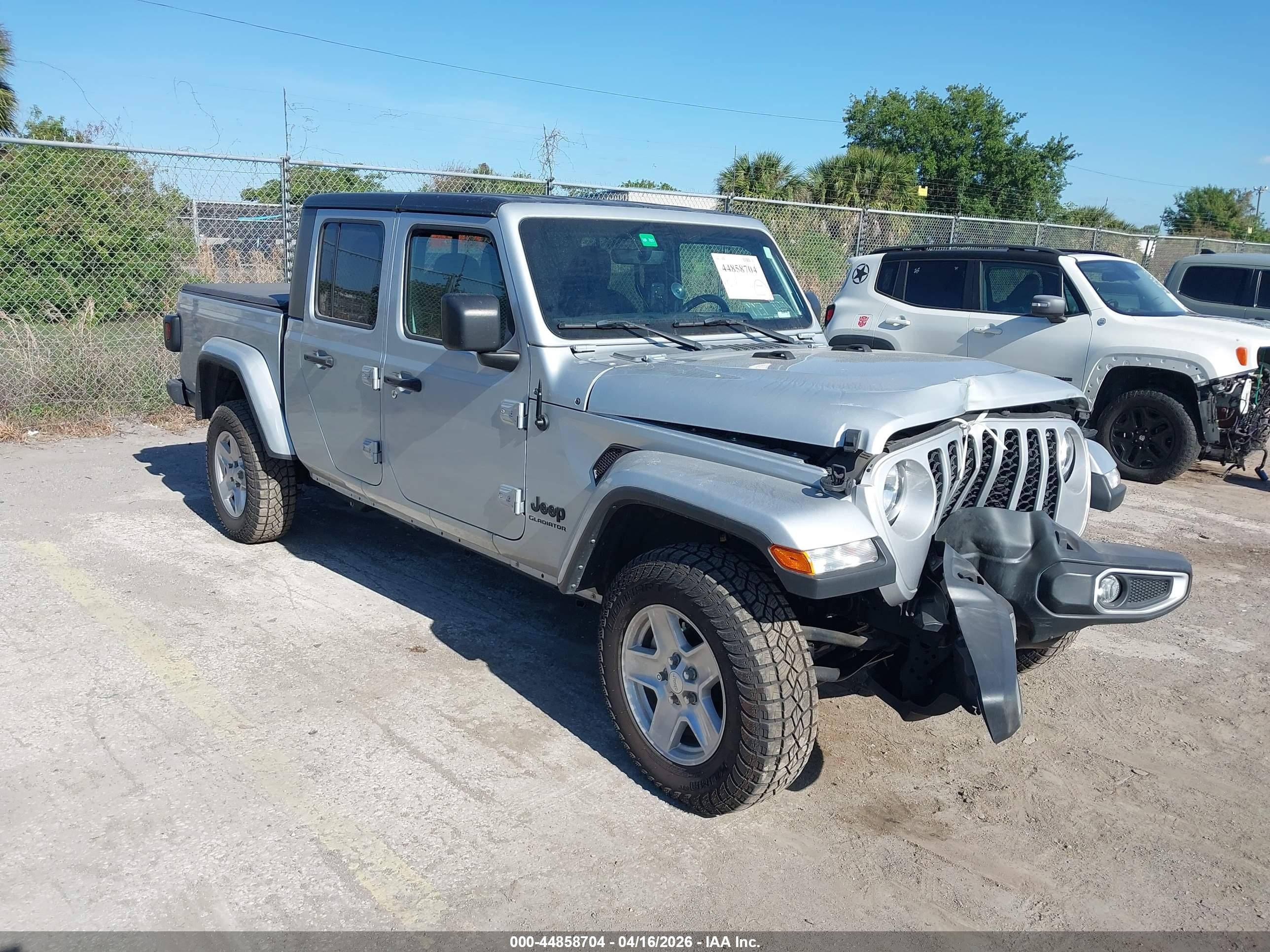 2022 Jeep Gladiator Sport S, VIN 1C6JJTAM5NL125397 — Front end