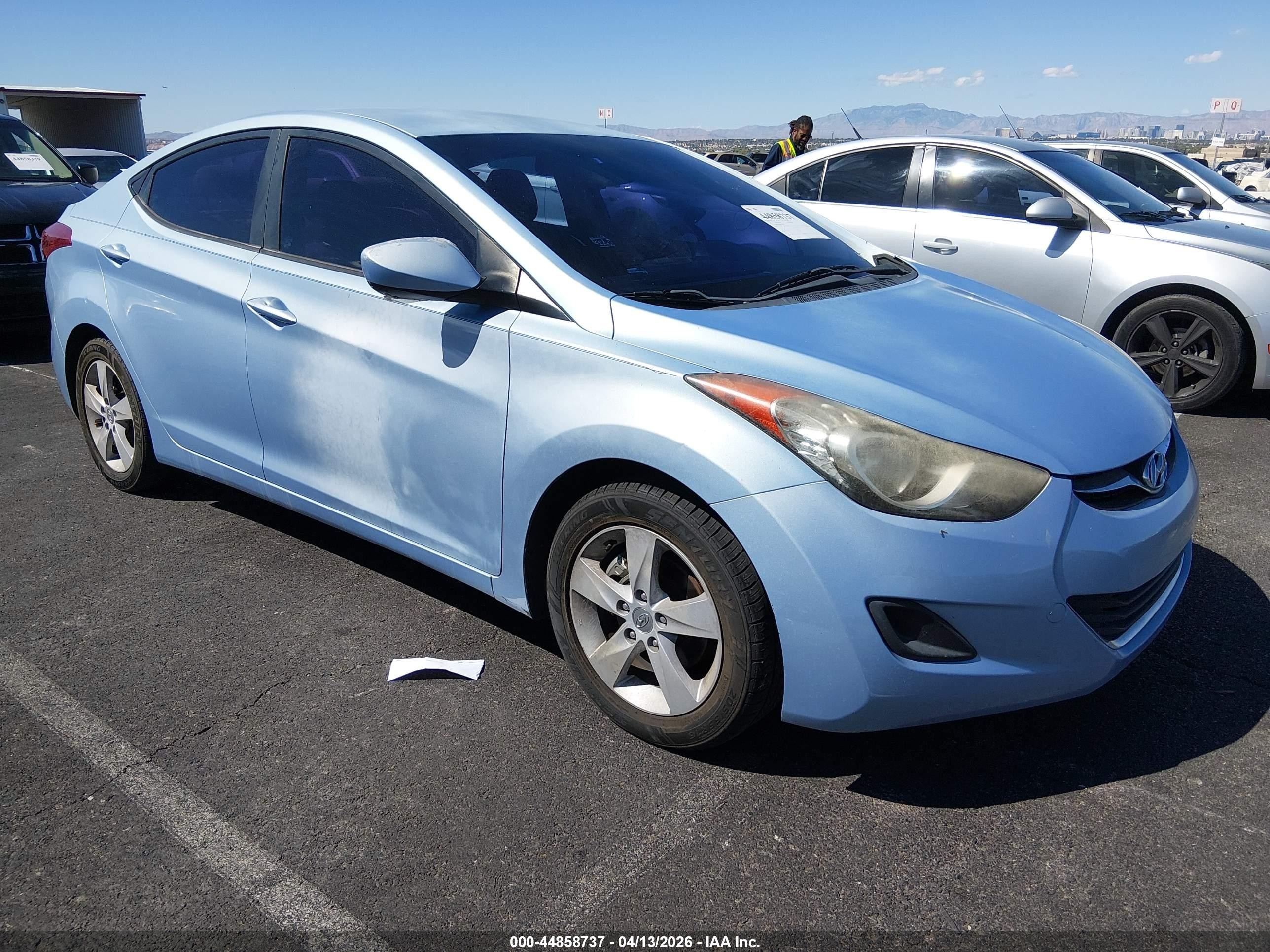 2011 Hyundai Elantra Limited, VIN KMHDH4AE3BU129398 — Rear end