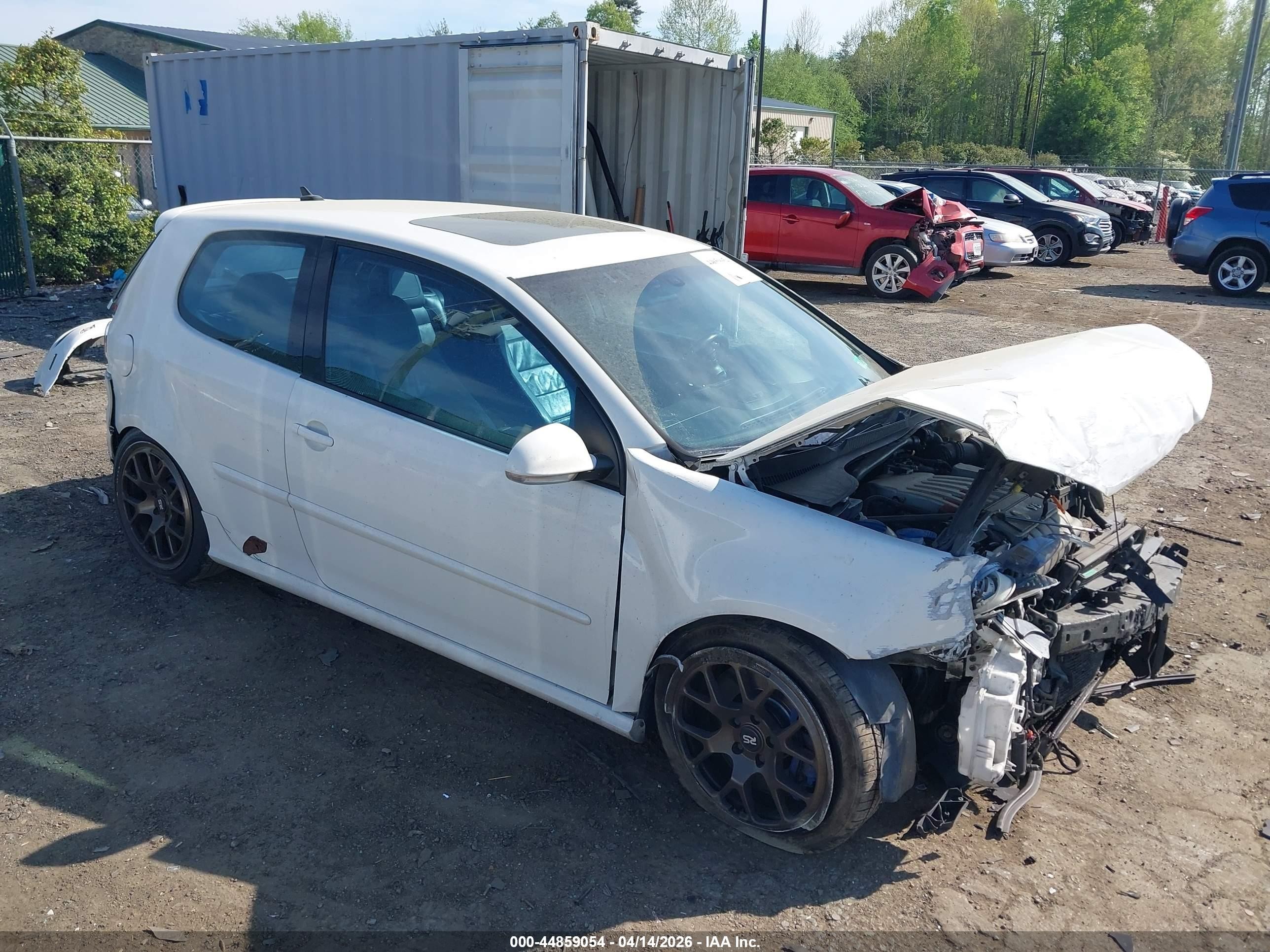 2008 Volkswagen R32, VIN WVWKC71K18W174743 — Front end
