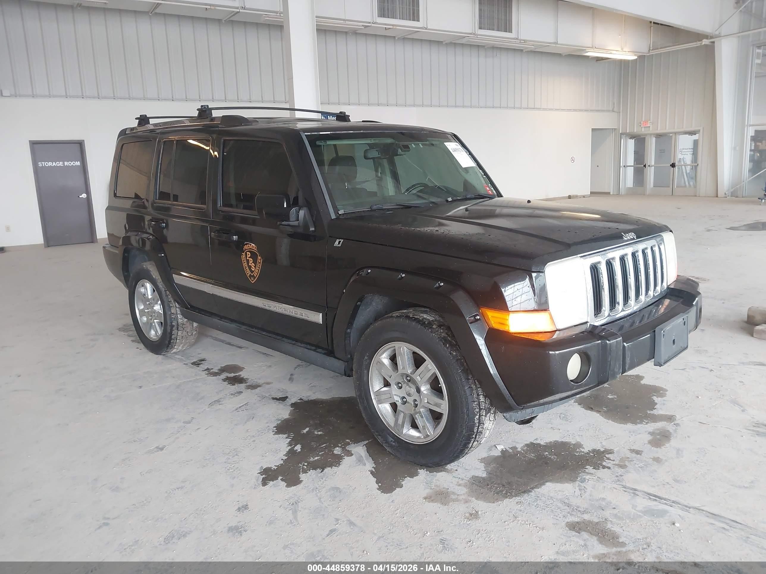 2010 Jeep Commander Limited, VIN 1J4RG5GT6AC108679 — Normal wear