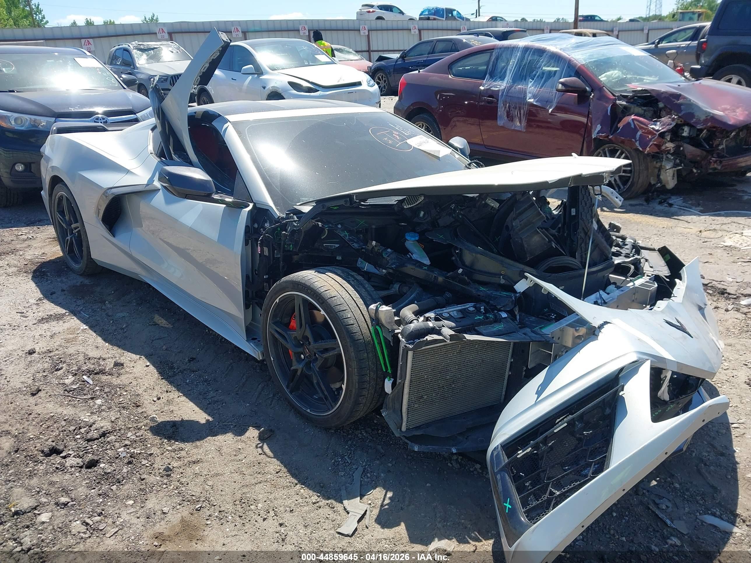 2021 Chevrolet Corvette 2LT, VIN 1G1YB2D4XM5104681 — Front end