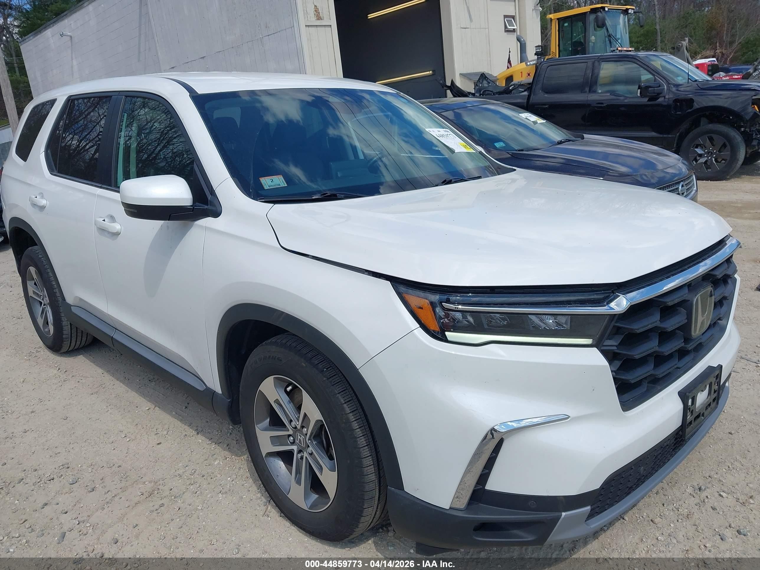 2025 Honda Pilot EX-L, VIN 5FNYG1H43SB052920 — Front end
