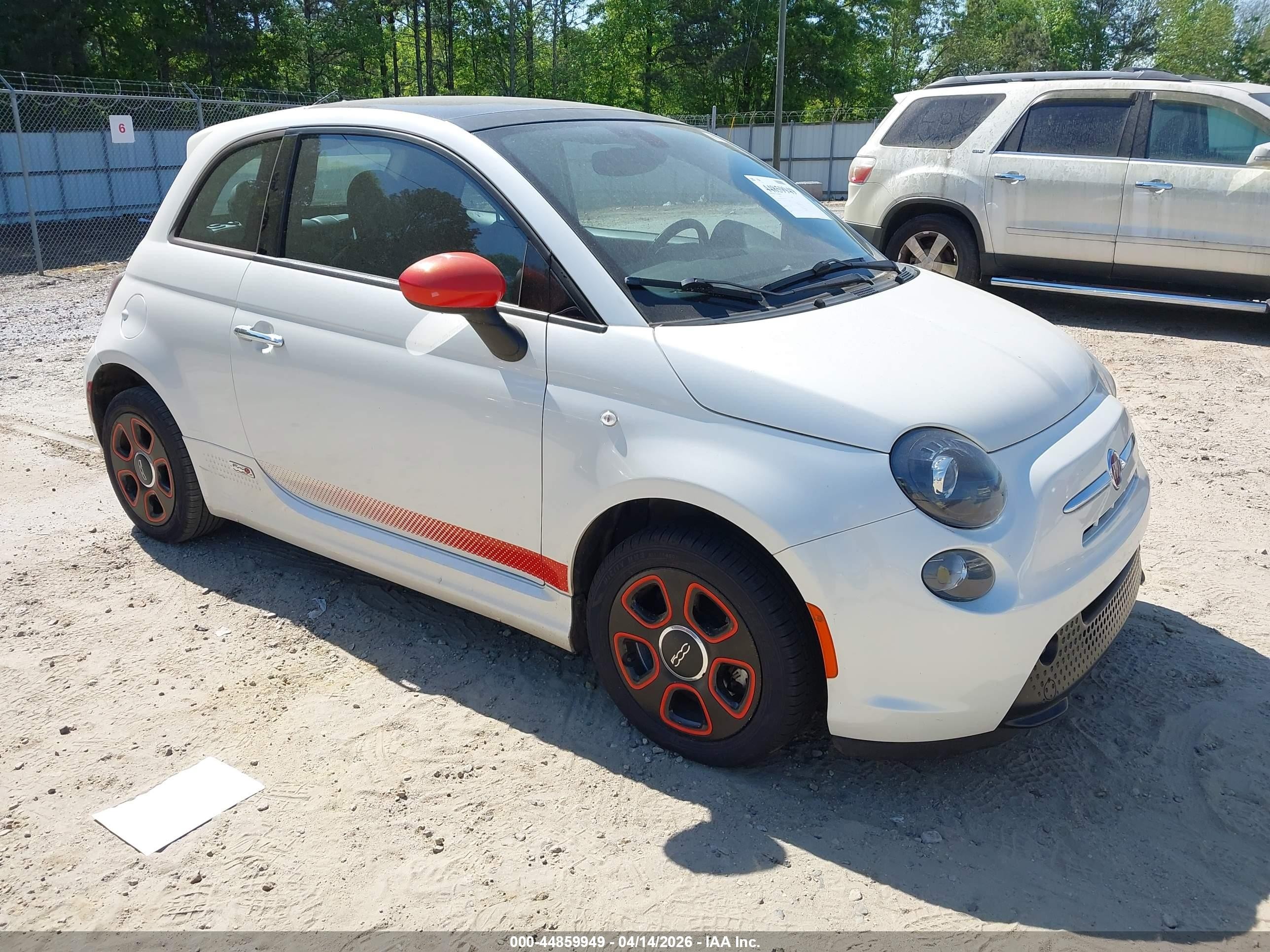 2016 FIAT 500e, VIN 3C3CFFGE8GT113678 — Not stated