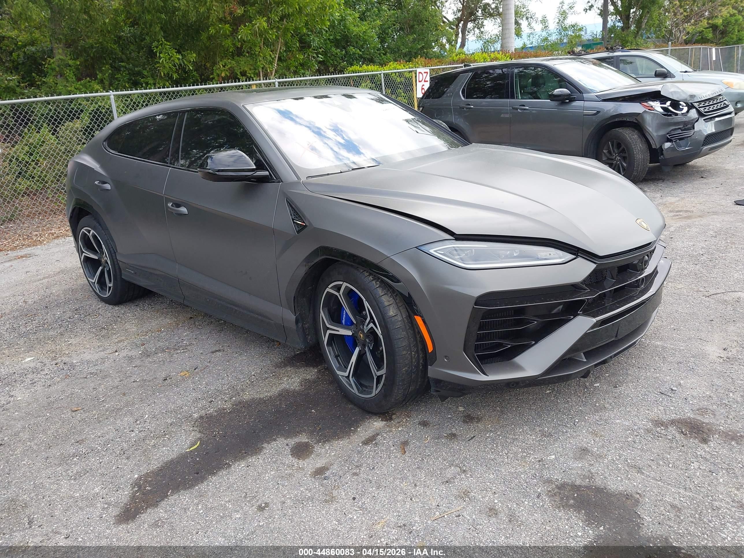 2025 Lamborghini Urus, VIN ZPBUD6ZL5SLA38792 — Side