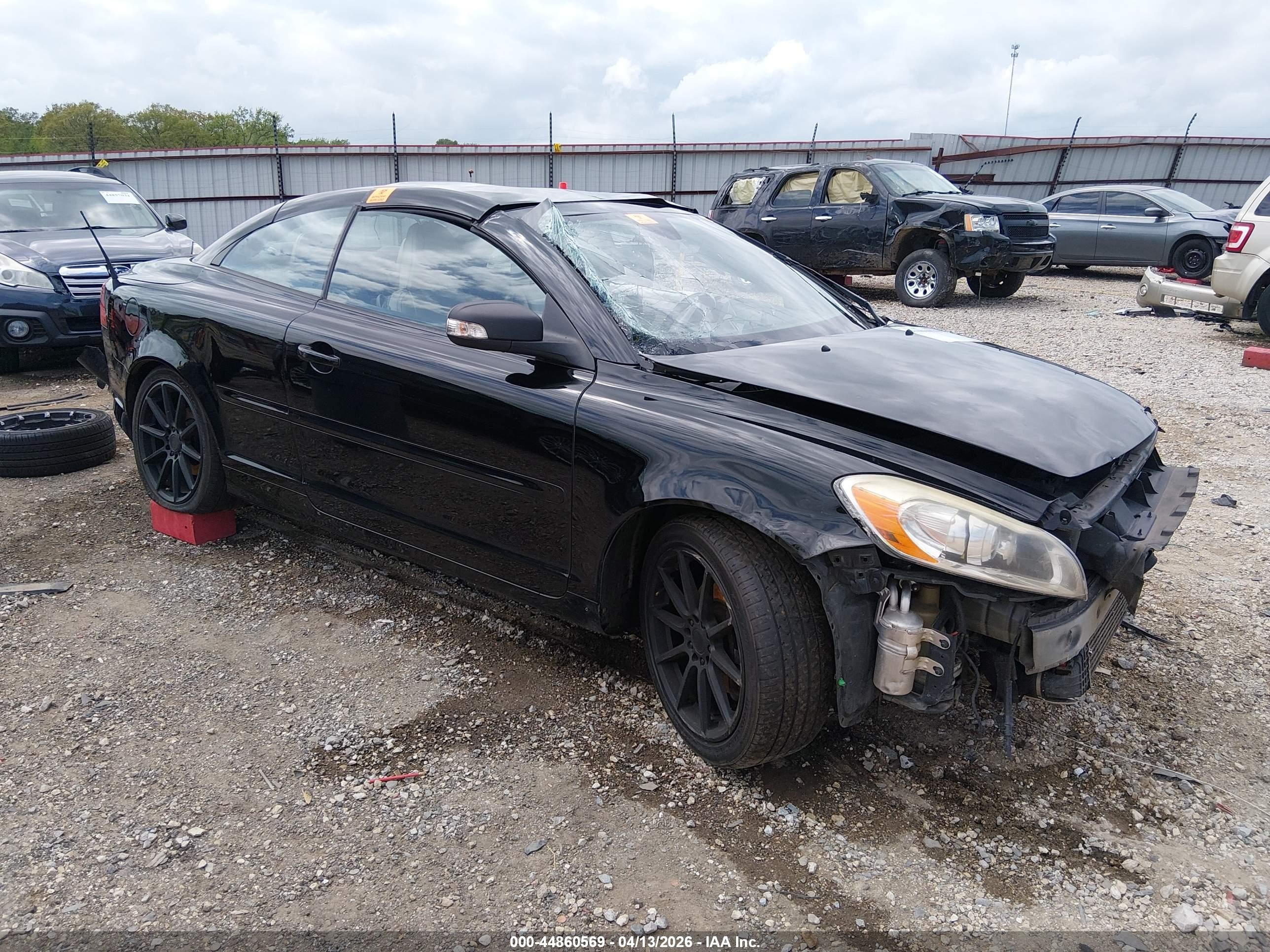 2011 Volvo C70, VIN YV1672MC0BJ113752 — Rollover