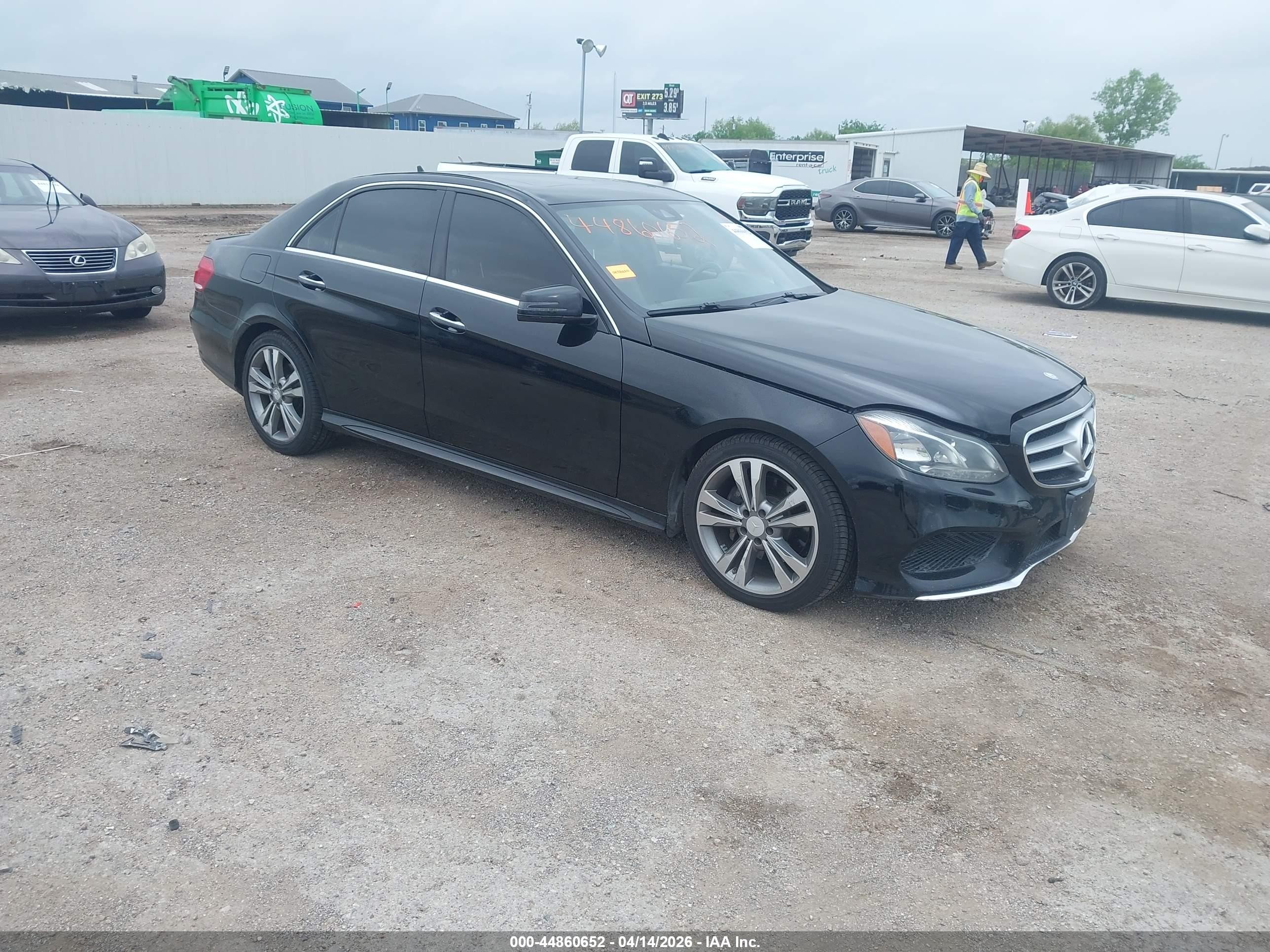 2016 Mercedes-Benz E 350 Sport, VIN WDDHF5KB2GB238241 — Front end