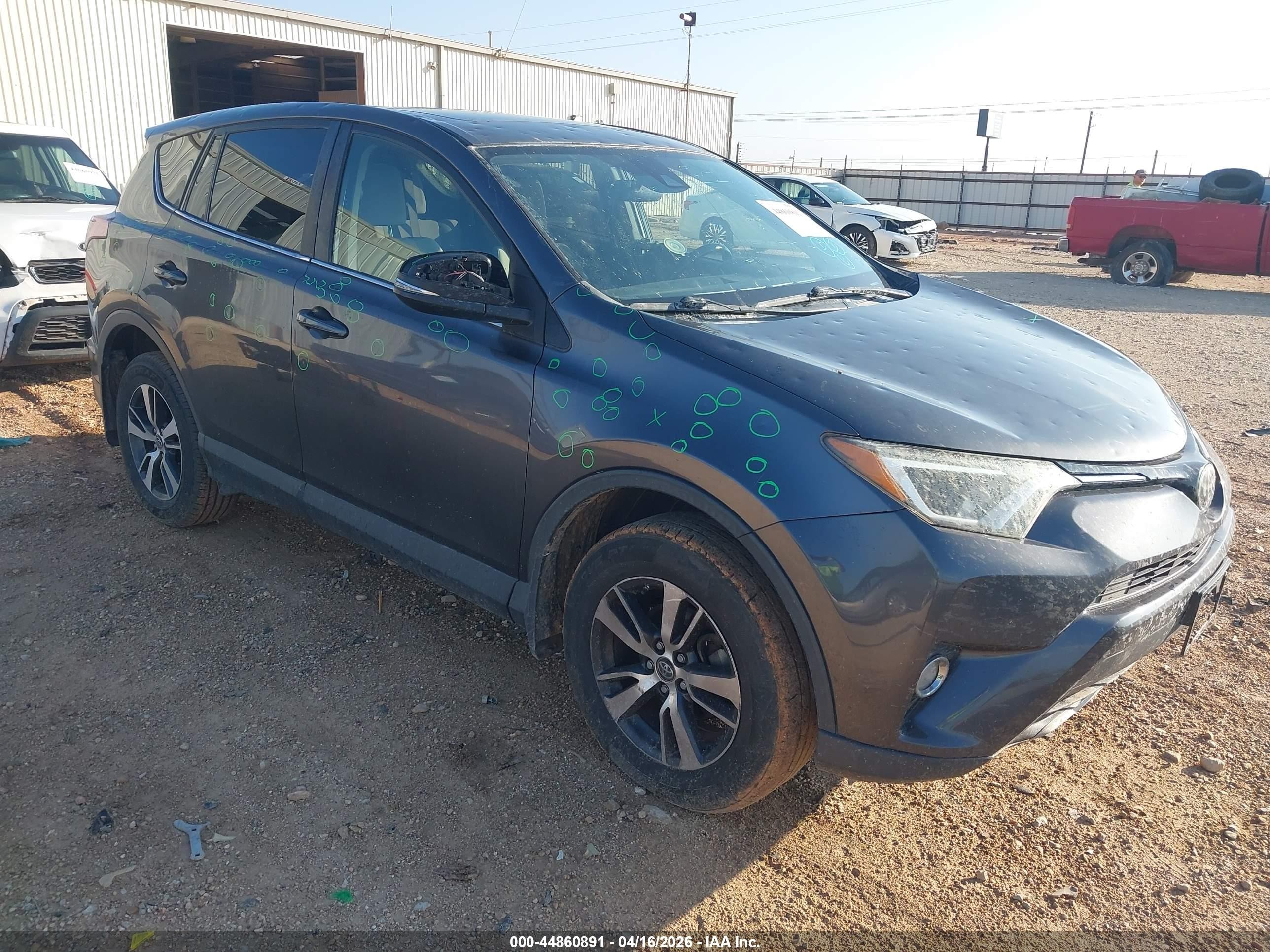 2018 Toyota RAV4 XLE, VIN JTMWFREV5JJ732749 — Hail