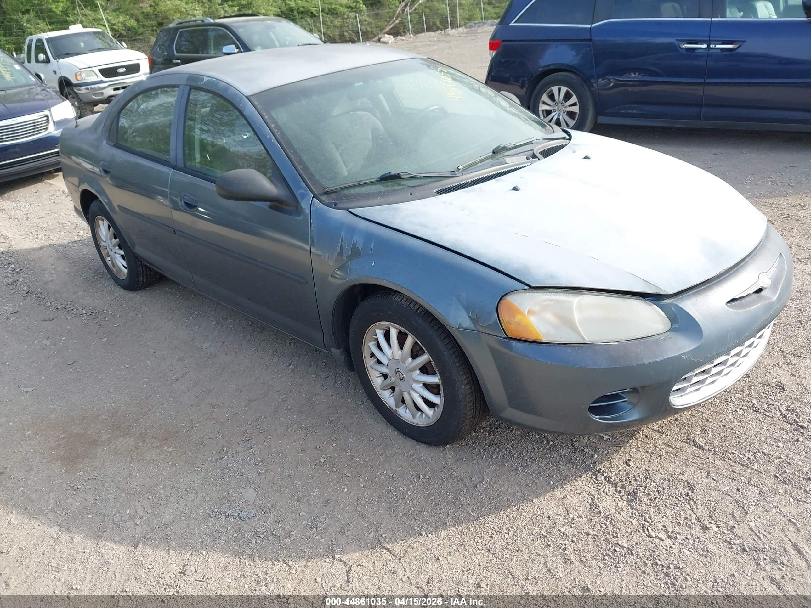2002 Chrysler Sebring LX, VIN 1C3EL46X22N341399 — Перед