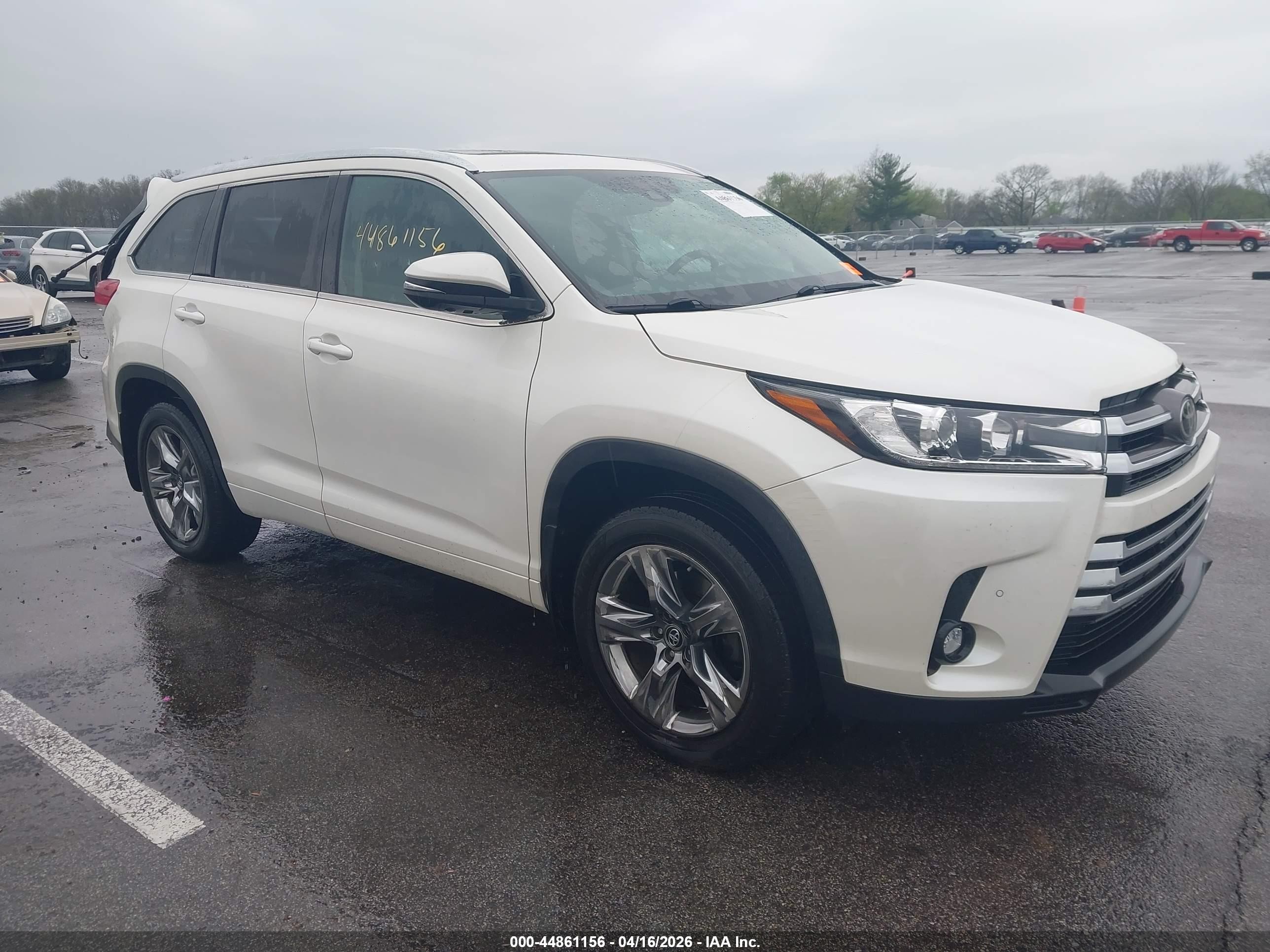 2019 Toyota Highlander Limited, VIN 5TDDZRFH1KS981691 — Rear end