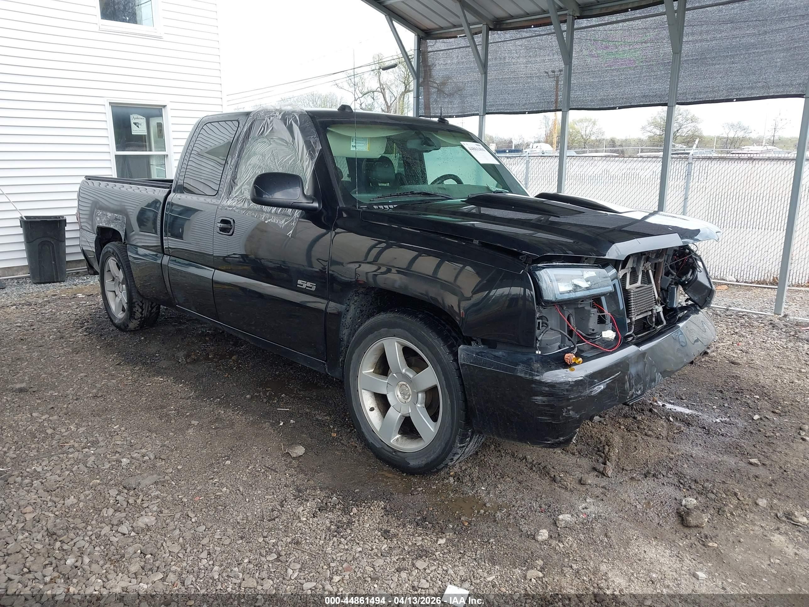 2004 Chevrolet Silverado SS, VIN 2GCEK19N441143418 — Front end