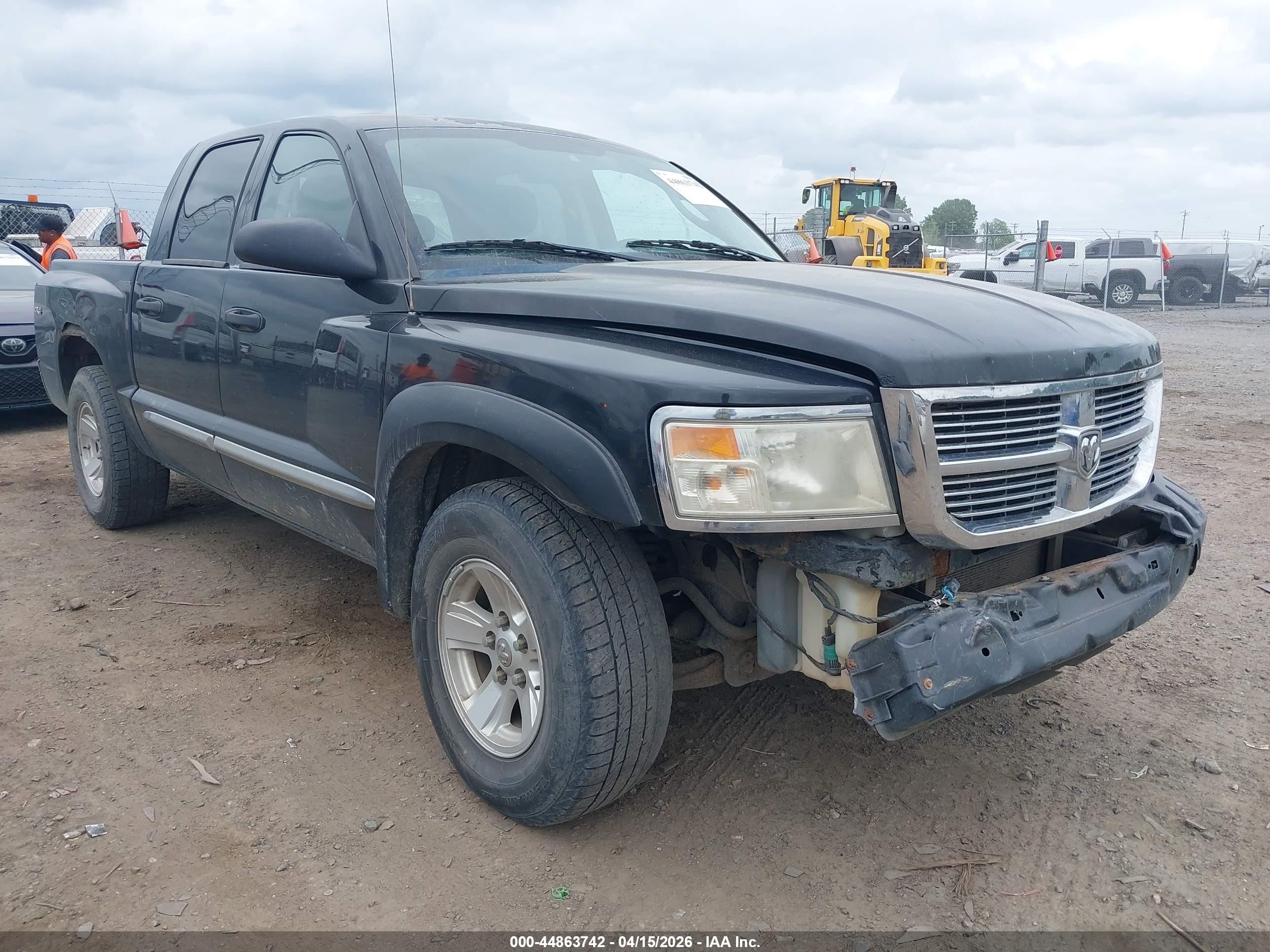 2008 Dodge Dakota Laramie, VIN 1D7HW58N88S602682 — Перед