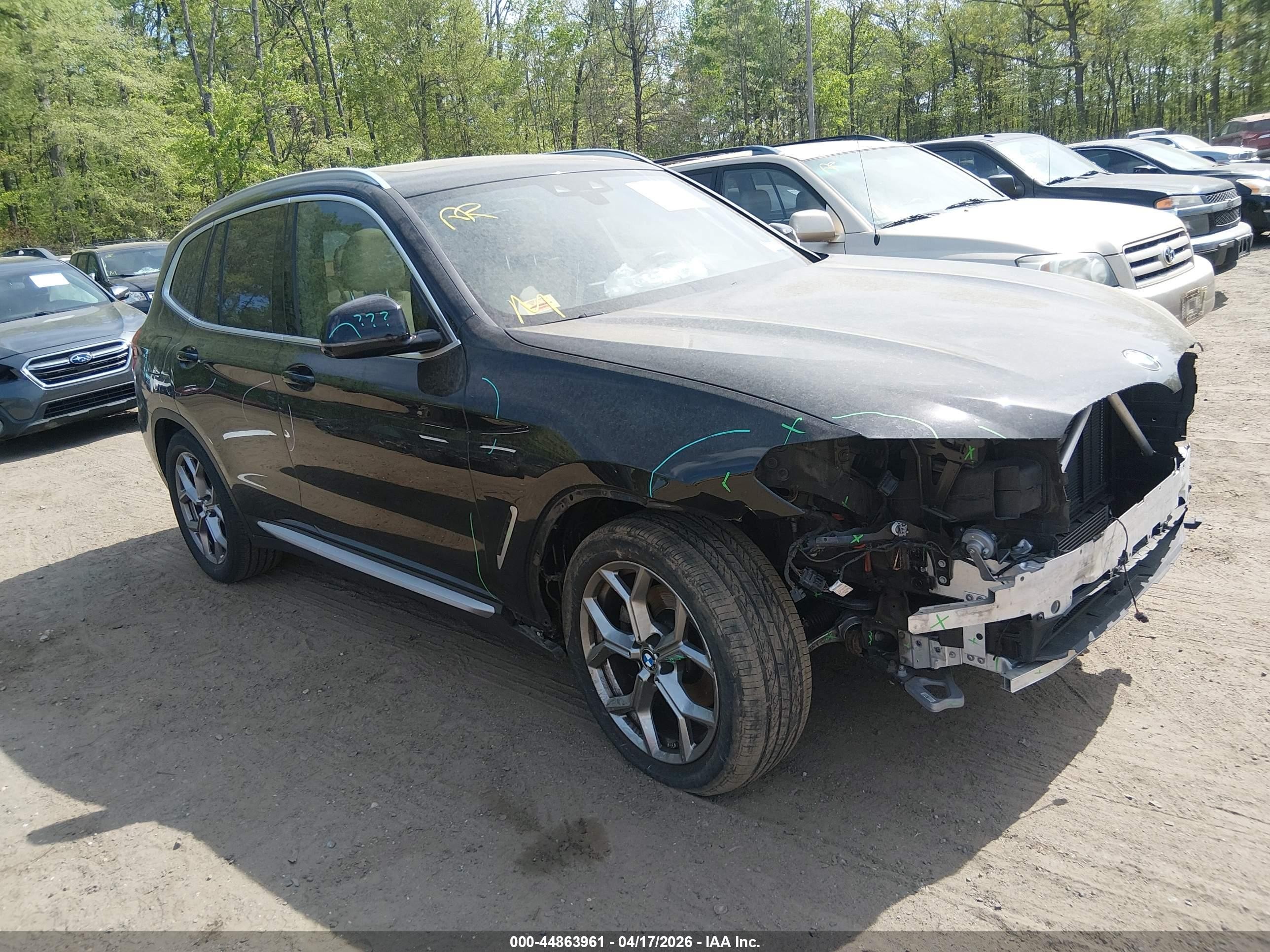 2021 BMW X3 xDrive30i, VIN 5UXTY5C00M9F95692 — Front end