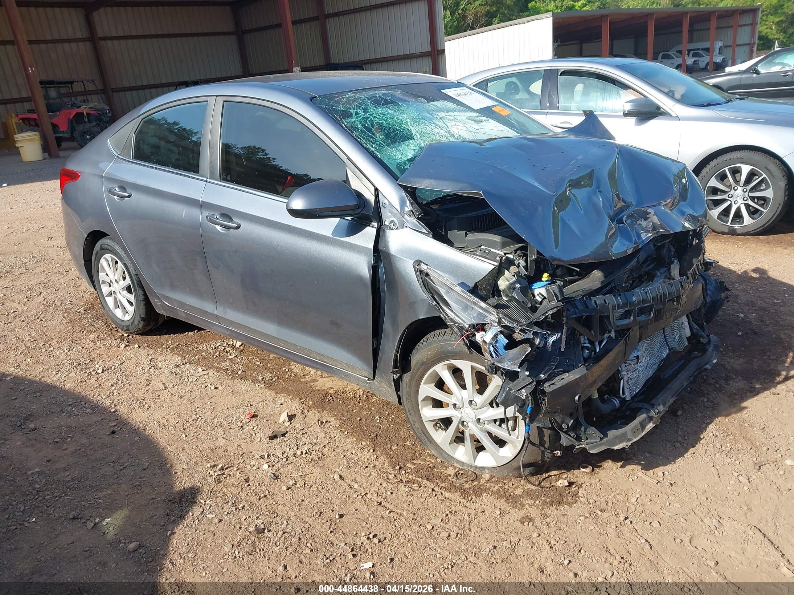 2020 Hyundai Accent SE, VIN 3KPC24A6XLE111636 — Front end