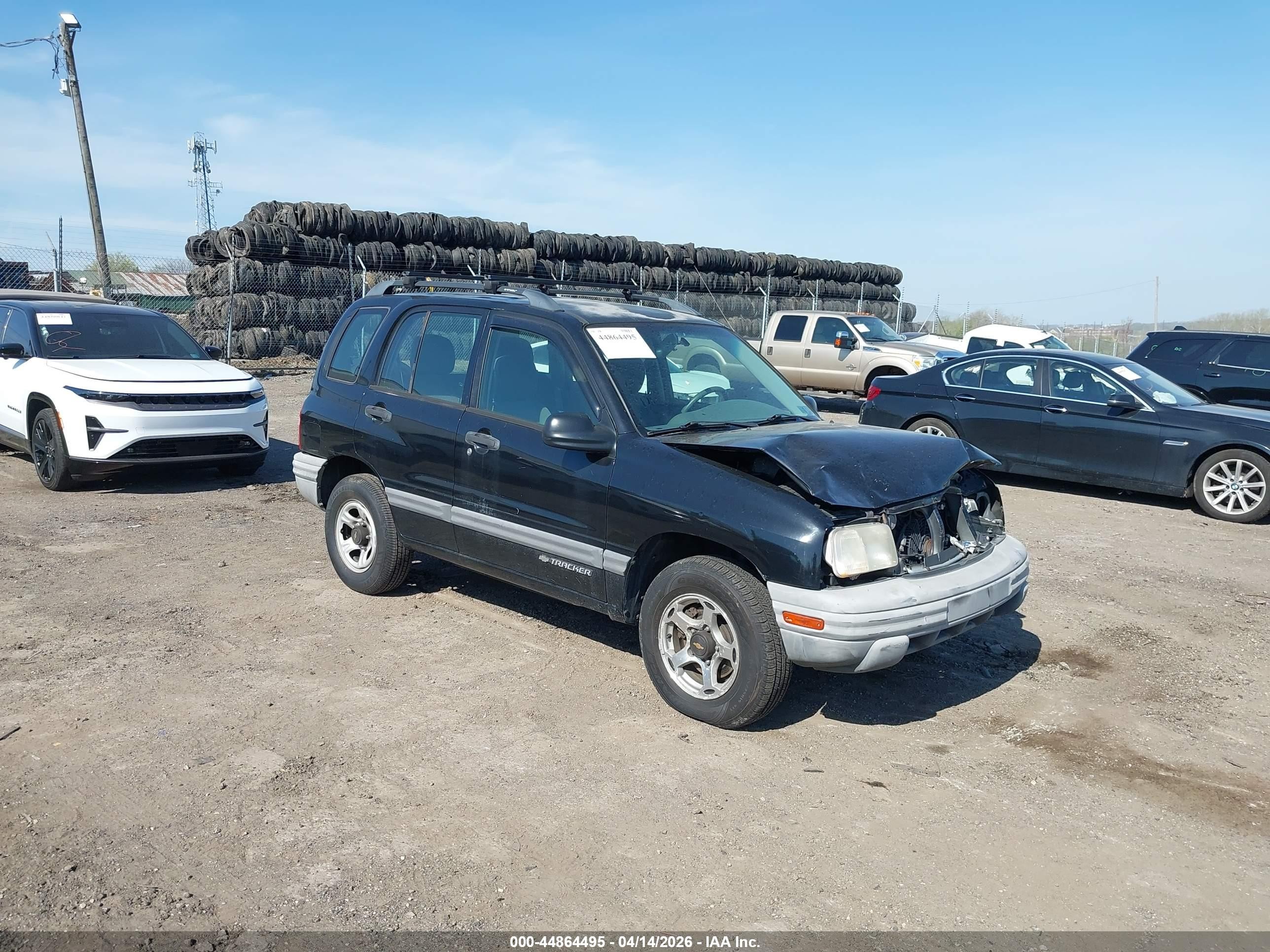 2001 Chevrolet Tracker, VIN 2CNBJ13C916902104 — Перед