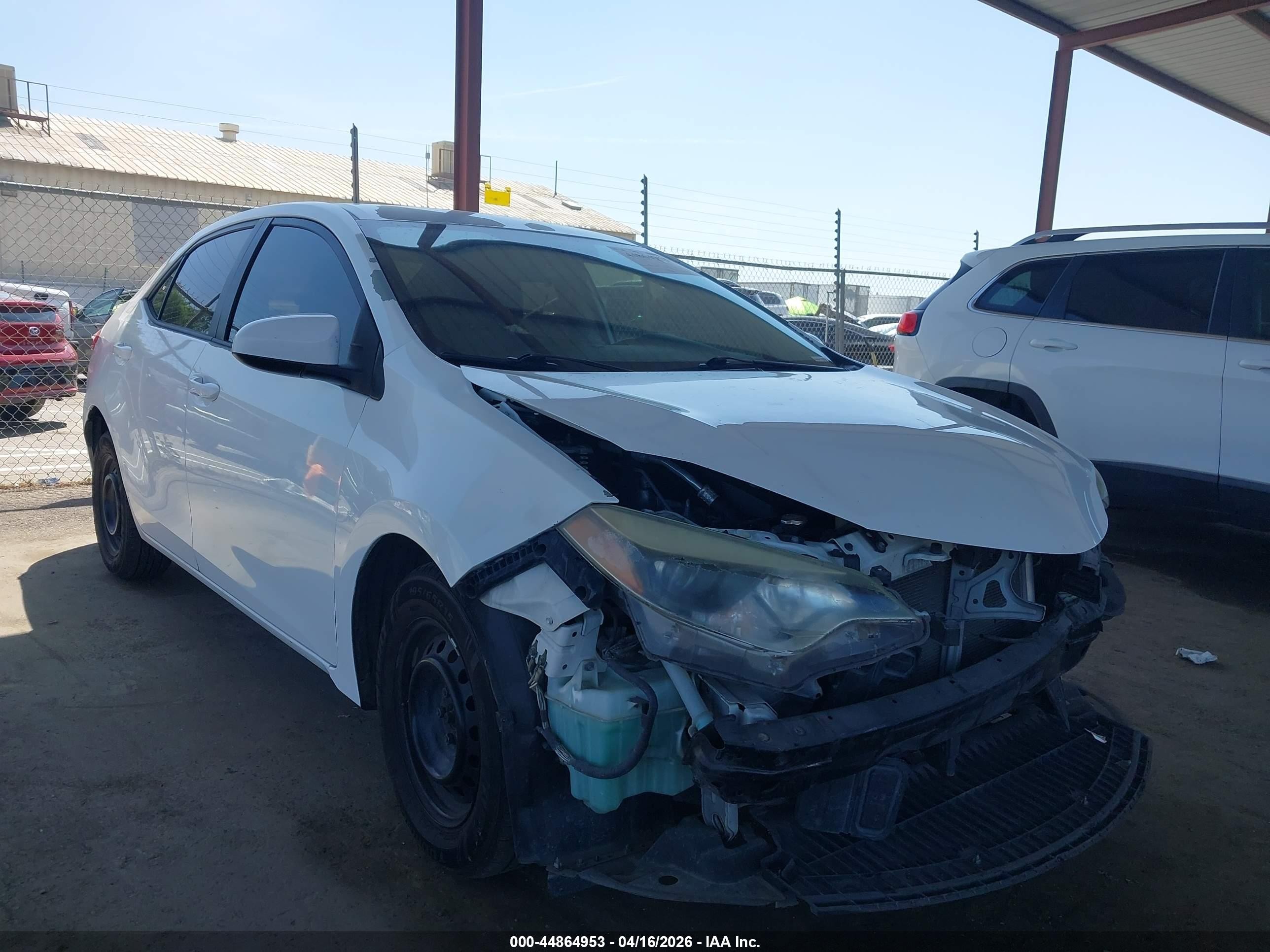 2014 Toyota Corolla LE, VIN 5YFBURHE4EP111195 — Front end