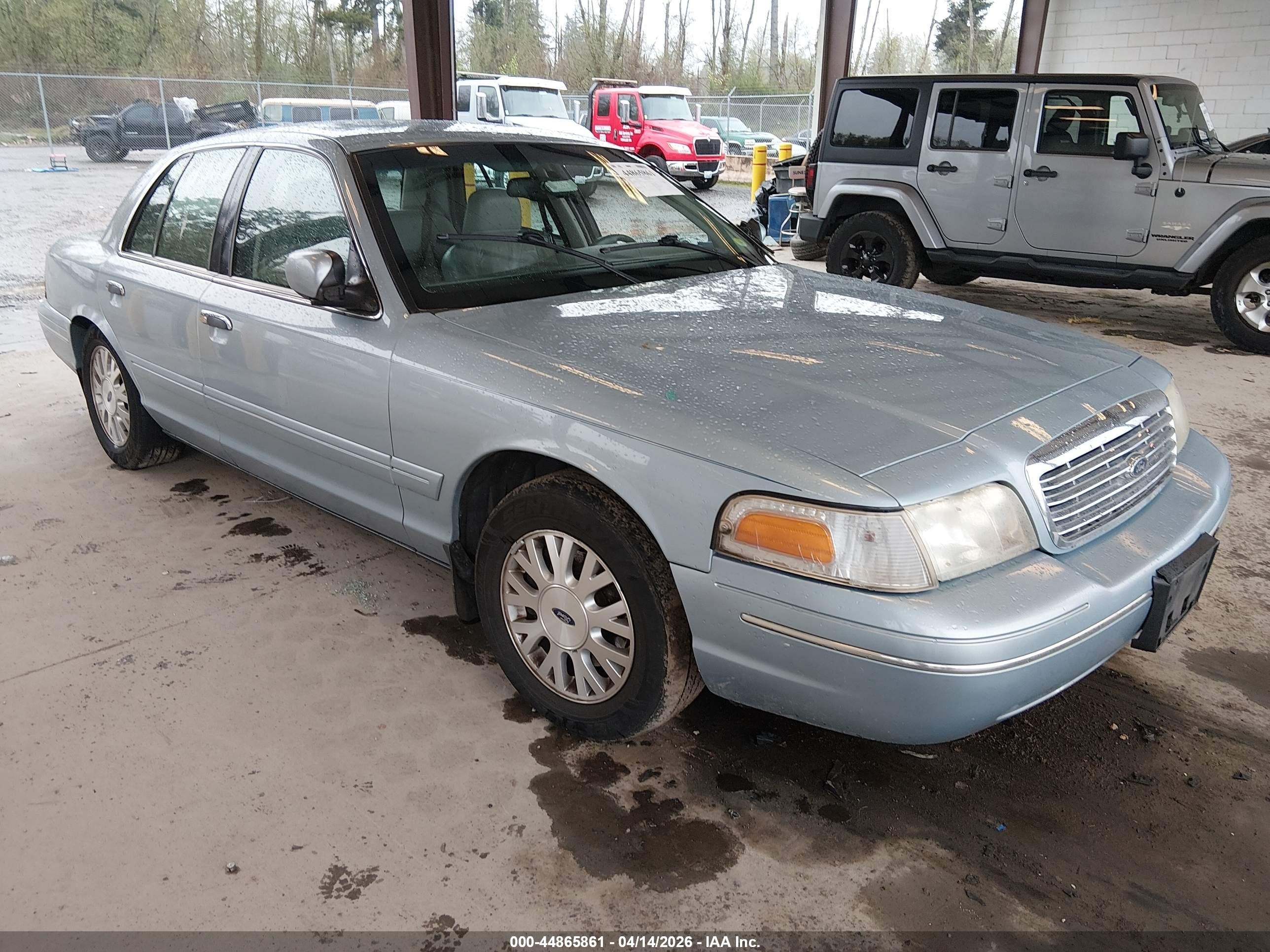 2003 Ford Crown Victoria LX, VIN 2FAHP74W23X103812 — Side