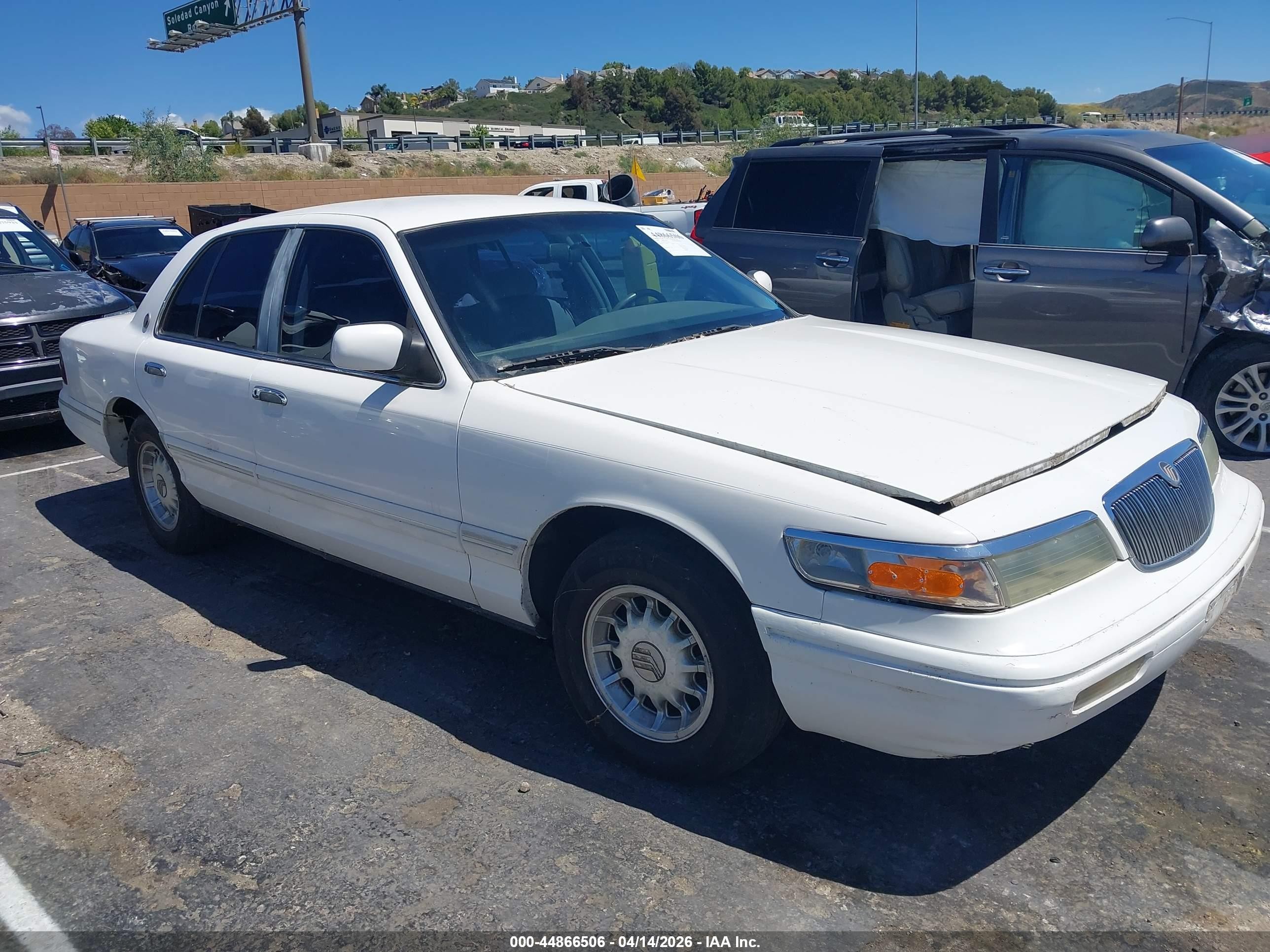 1996 Mercury Grand Marquis LS, VIN 2MELM75W0TX644657 — Зад