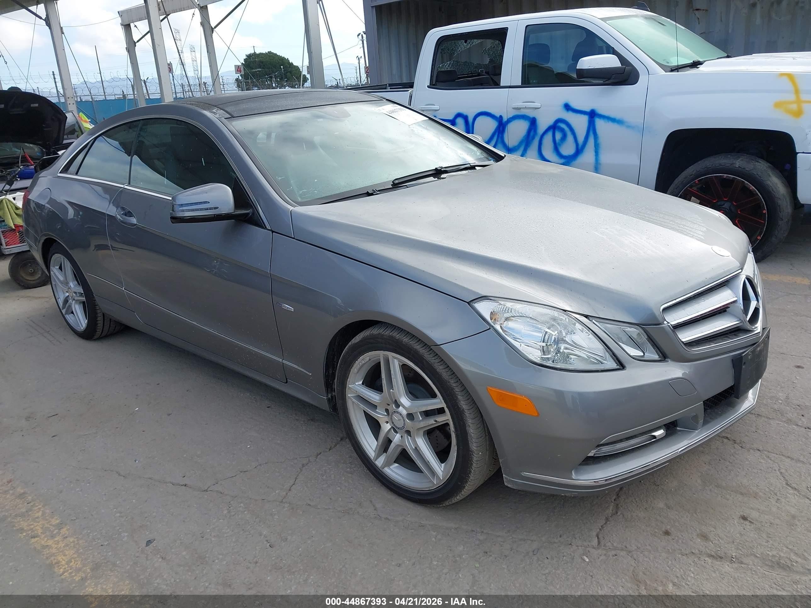 2012 Mercedes-Benz E 350, VIN WDDKJ5KB2CF161345 — Rear end