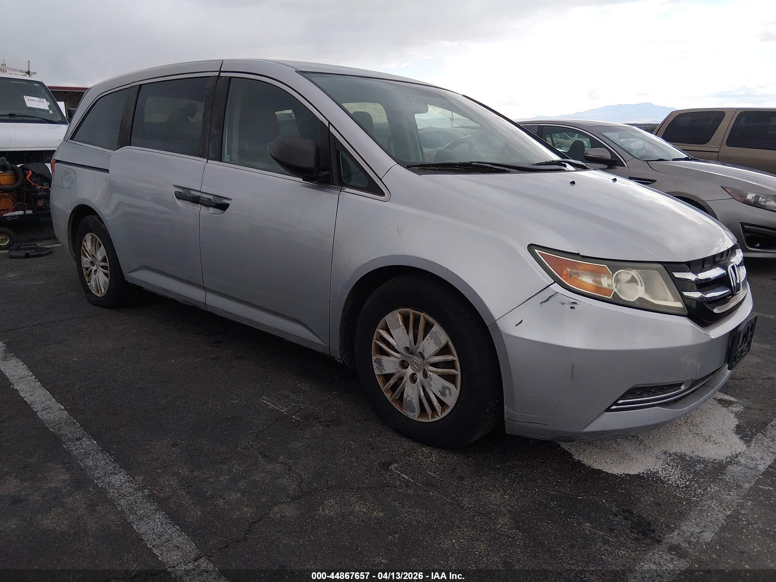 2014 Honda Odyssey LX, VIN 5FNRL5H23EB023296 — Auction photo