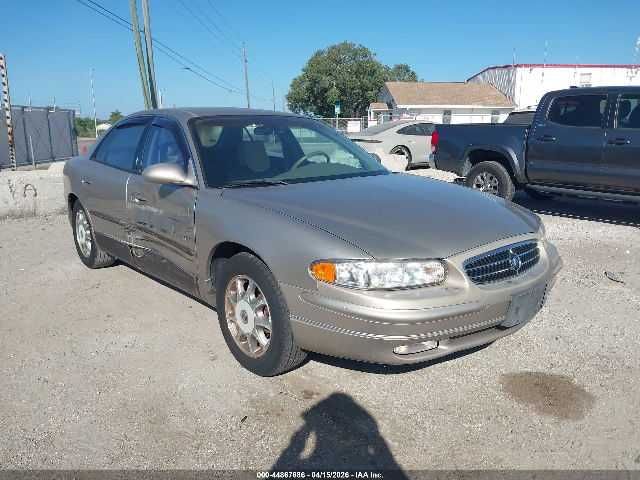 1999 Buick Regal LS, VIN 2G4WB52K8X1436752 — Бок