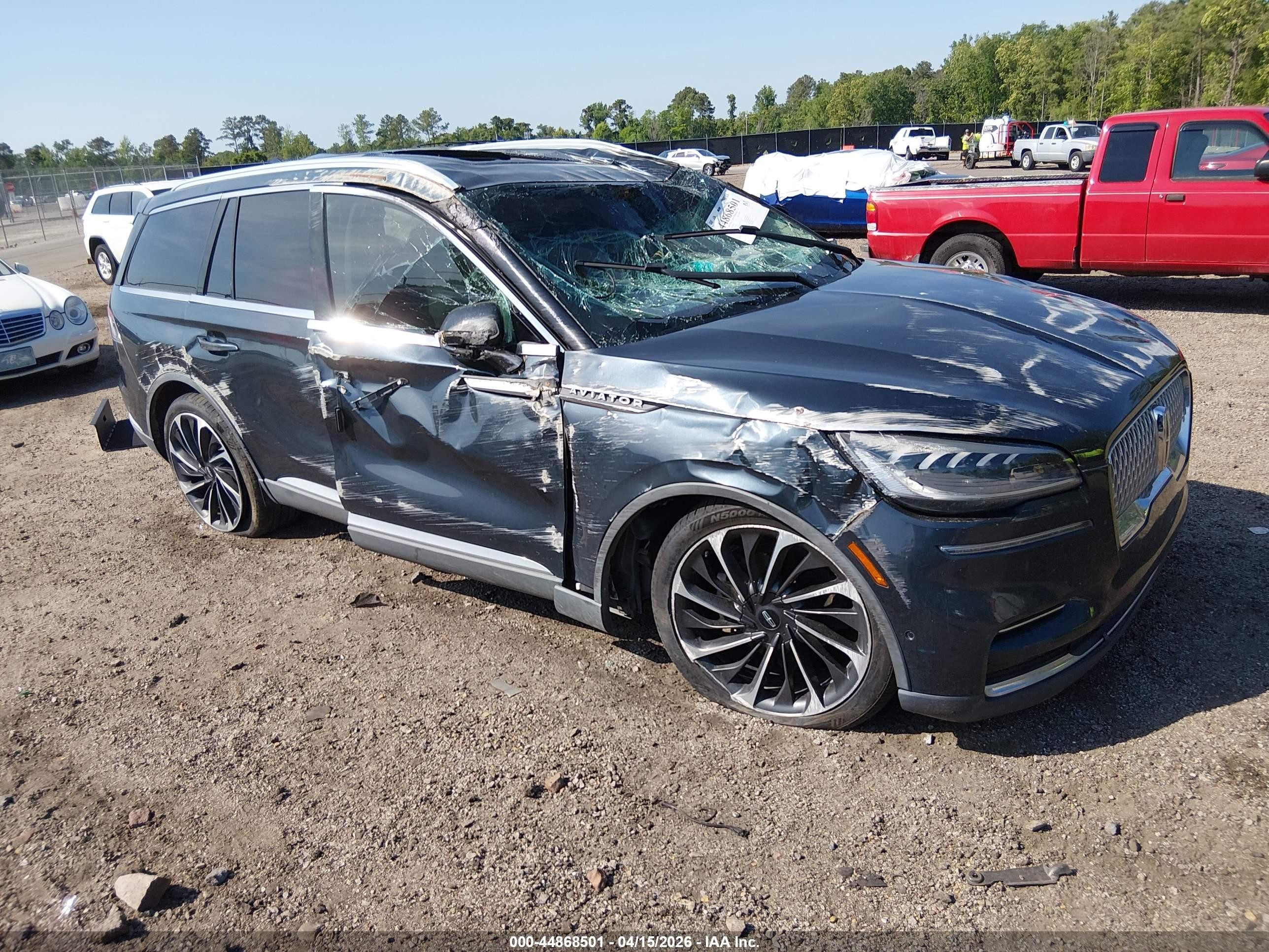 2022 Lincoln Aviator Reserve, VIN 5LM5J7WC3NGL08011 — Опрокидывание