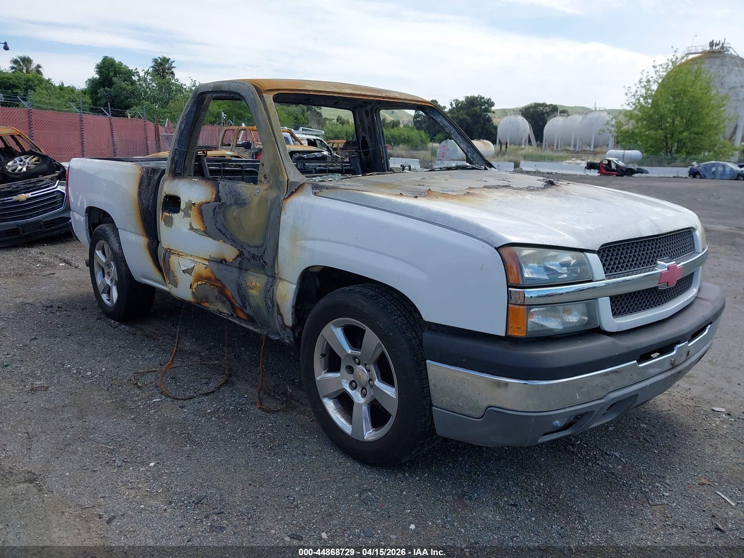2004 Chevrolet Silverado 1500 LS, VIN 1GCEC14T94Z131470 — Interior fire