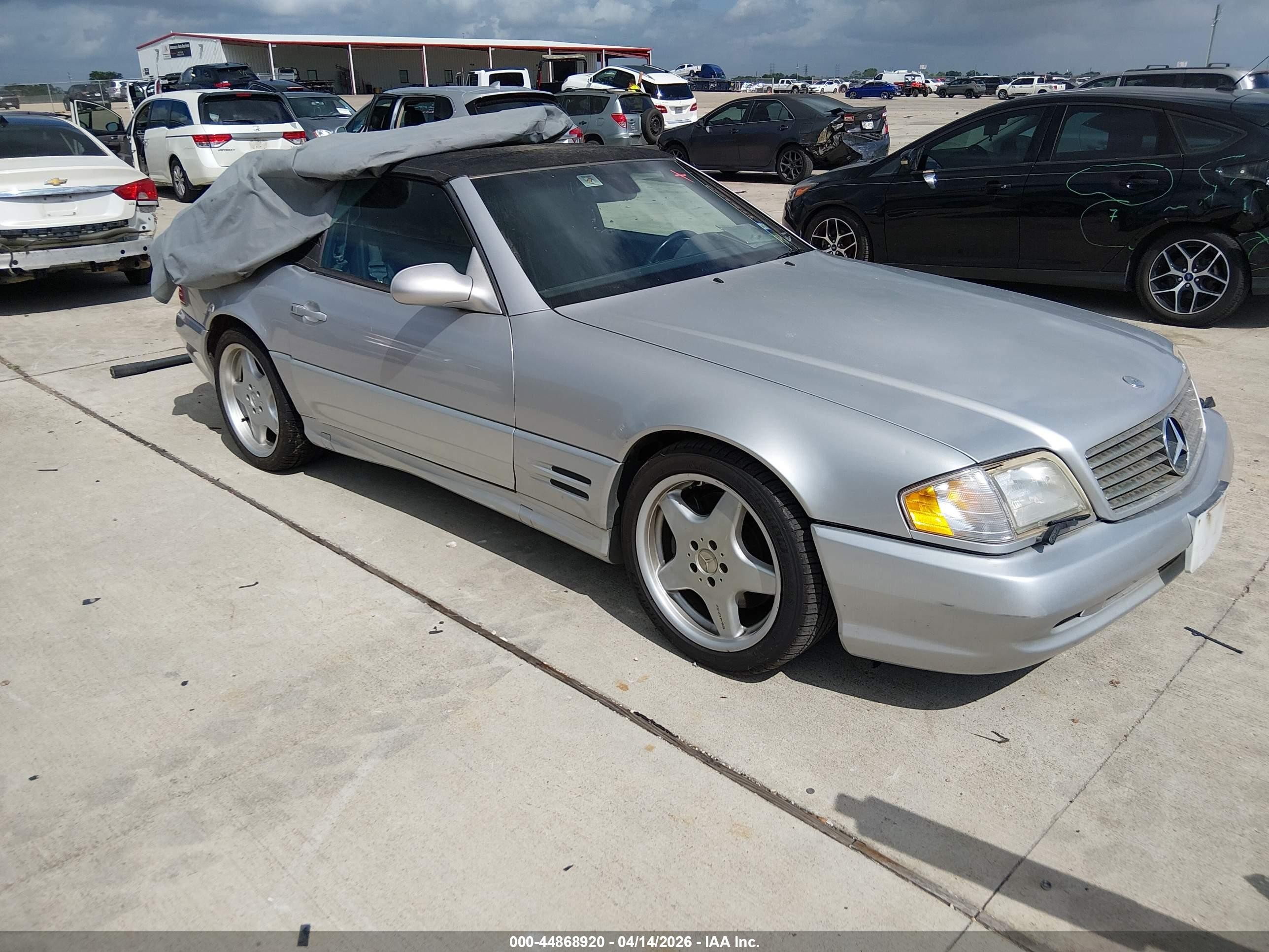 2001 Mercedes-Benz SL 500, VIN WDBFA68F51F198543 — Roof