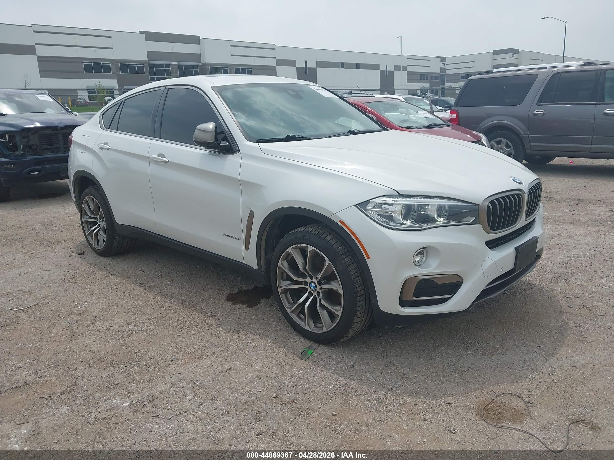 2018 BMW X6 sDrive35i, VIN 5UXKU0C50J0G80621 — Днище