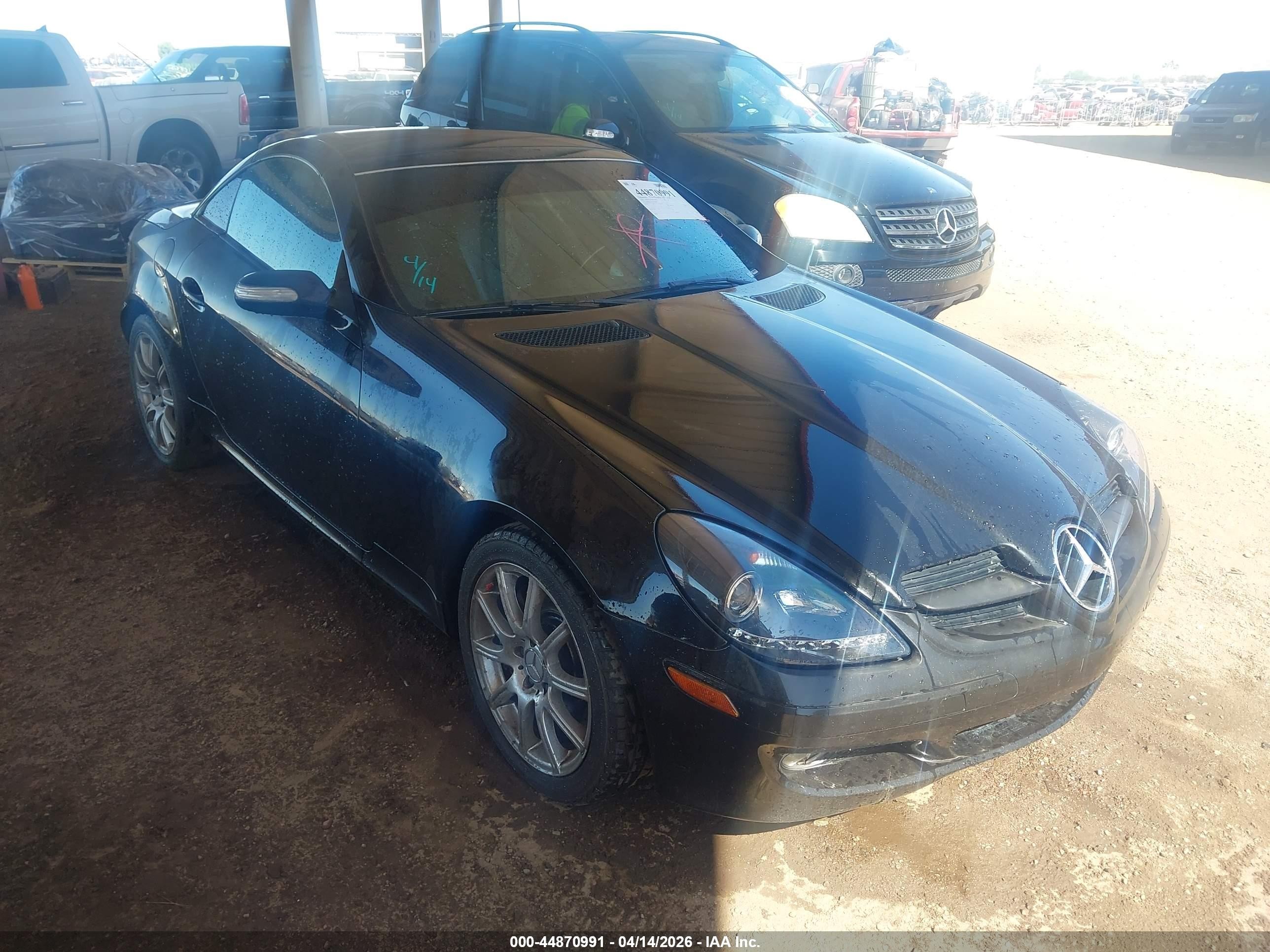 2005 Mercedes-Benz SLK 230/320, VIN WDBWK56F75F046067 — Normal wear