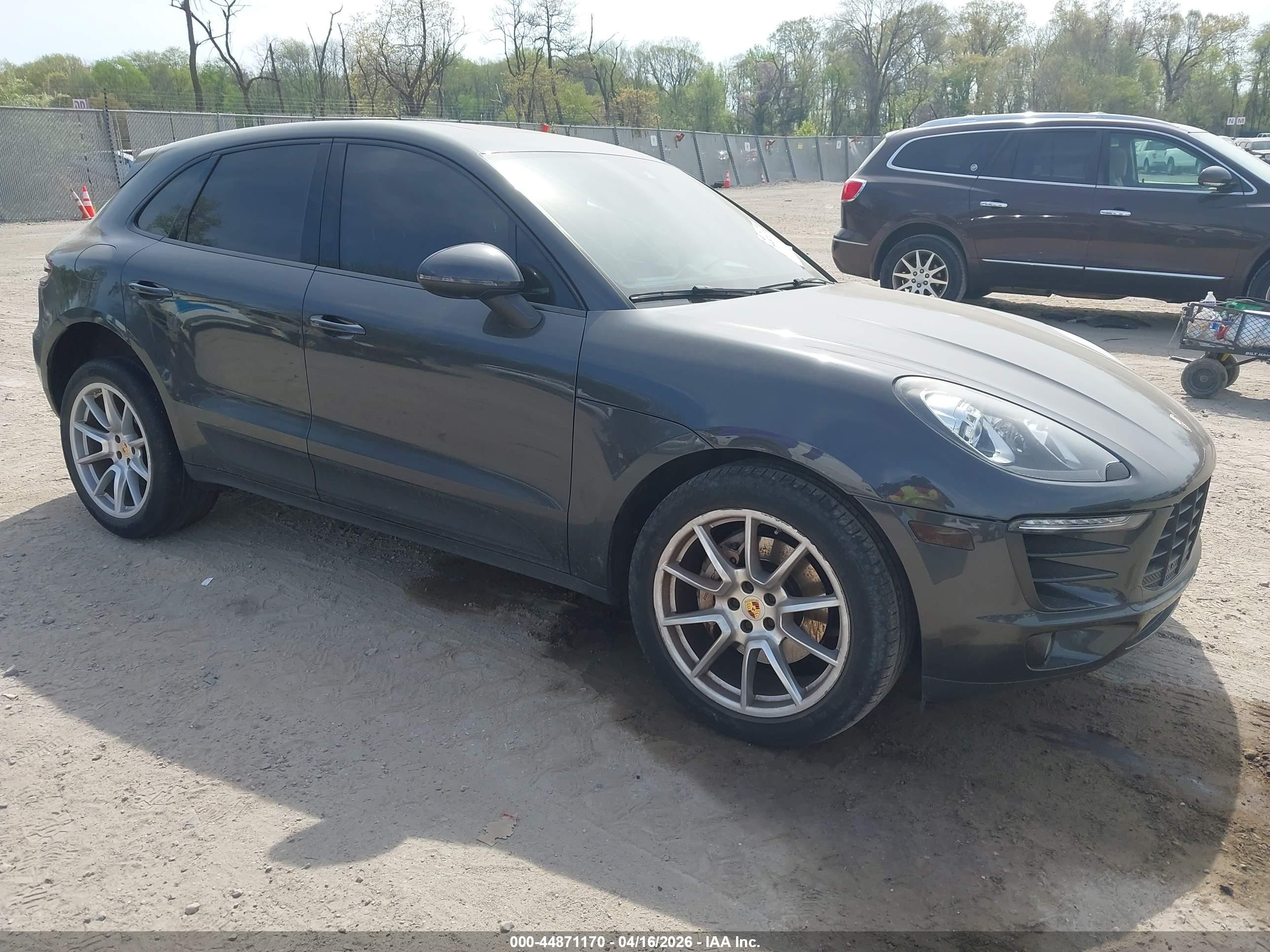 2017 Porsche Macan S, VIN WP1AB2A56HLB14307 — Side