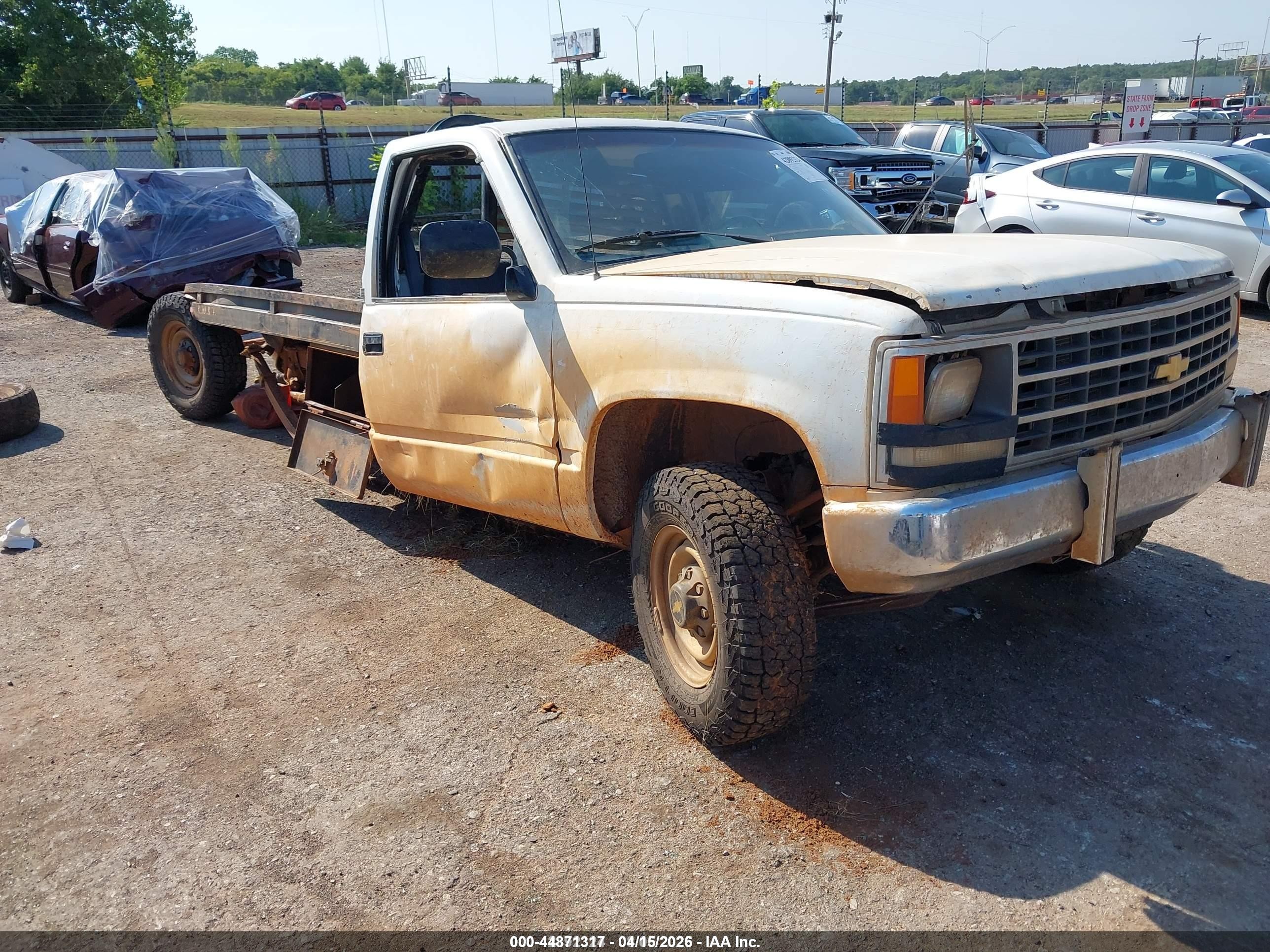 1991 Chevrolet Silverado 2500, VIN 1GCGK24K8ME120931 — Rear end
