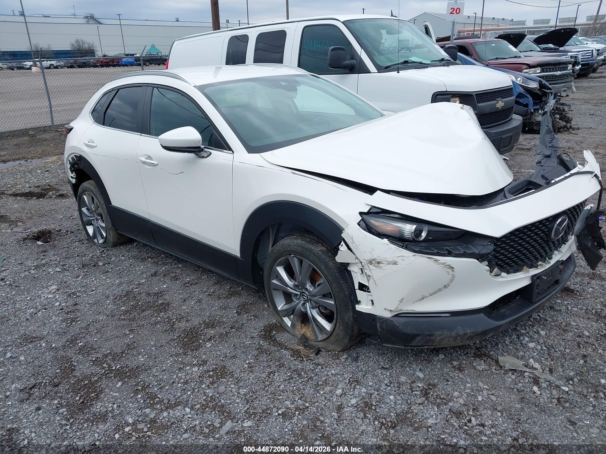 2022 Mazda CX-30 S Select, VIN 3MVDMBBL7NM450191 — Front end