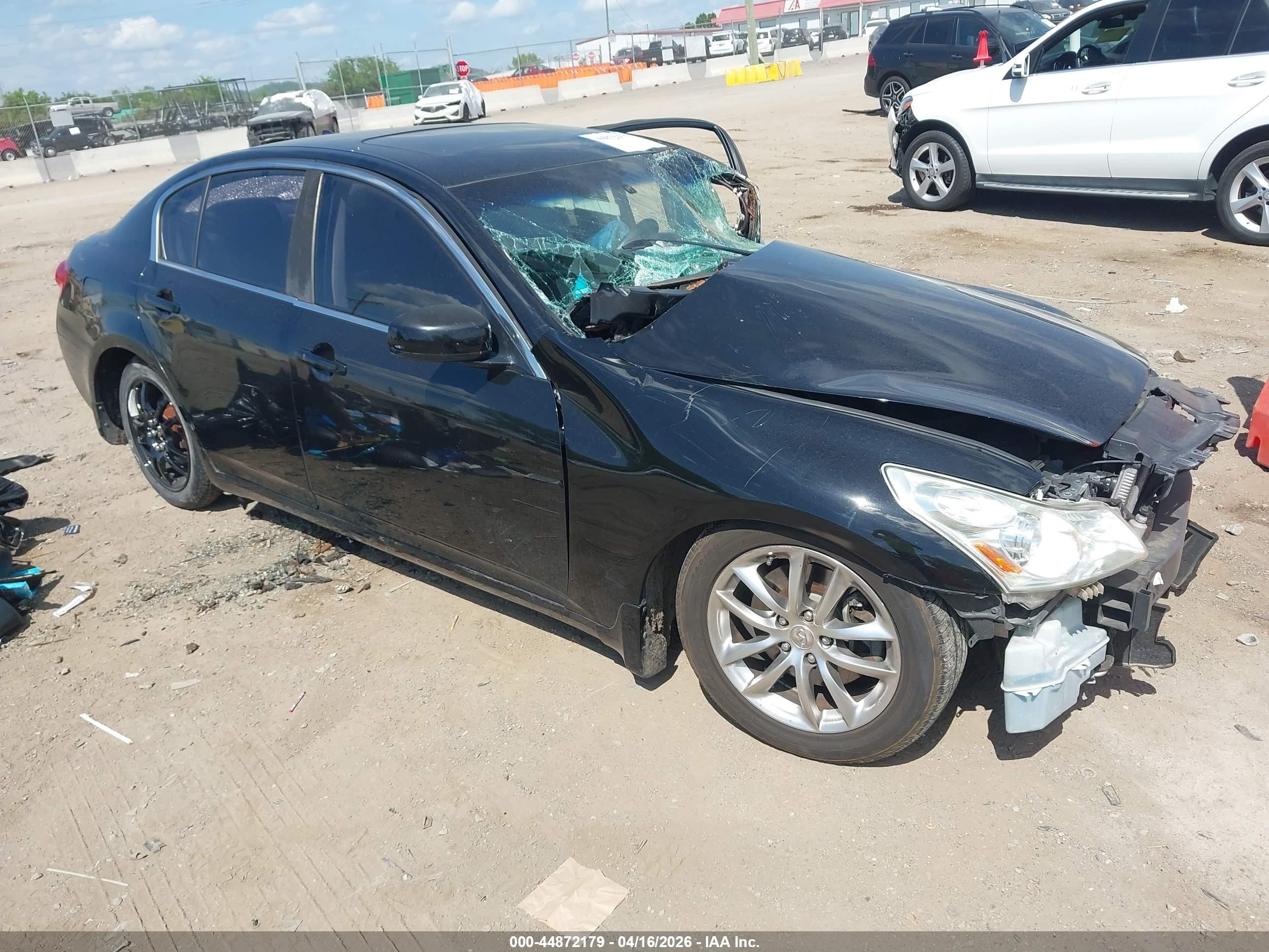 2008 Infiniti G35 Journey, VIN JNKBV61E08M227618 — Front end