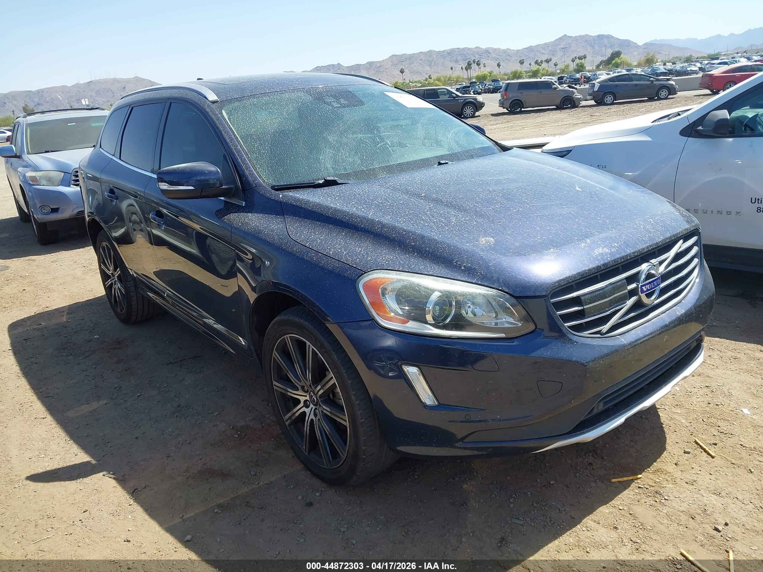 2015 Volvo XC60 T5 Drive-E Platinum, VIN YV440MDM9F2699046 — Rear end