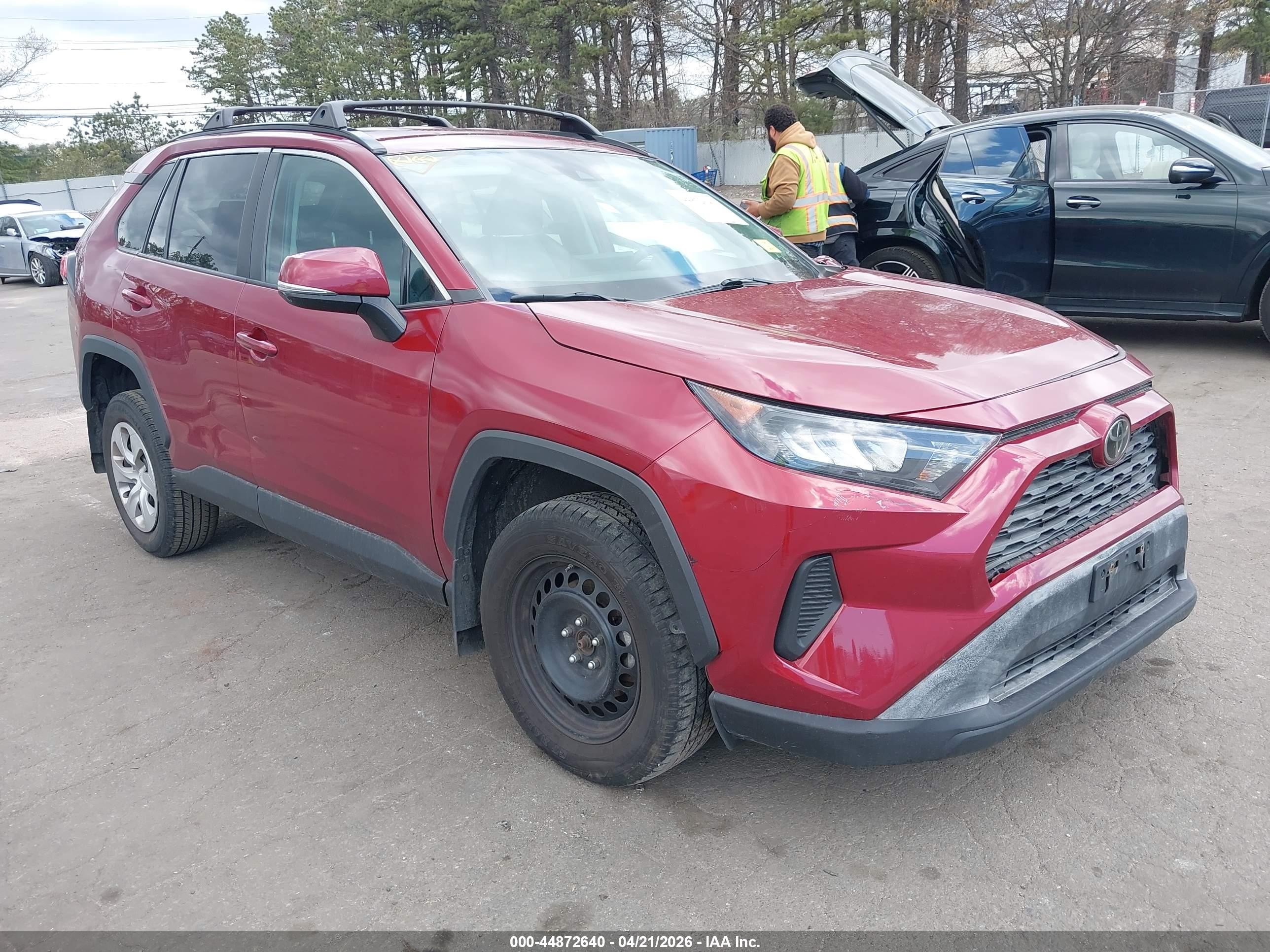 2020 Toyota RAV4 LE, VIN 2T3G1RFV9LW130605 — Side