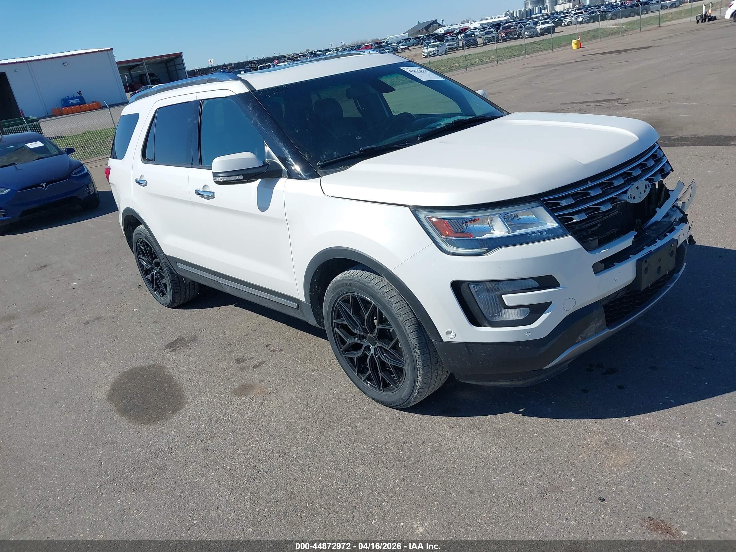 2017 Ford Explorer Limited, VIN 1FM5K8F81HGA87790 — Front end