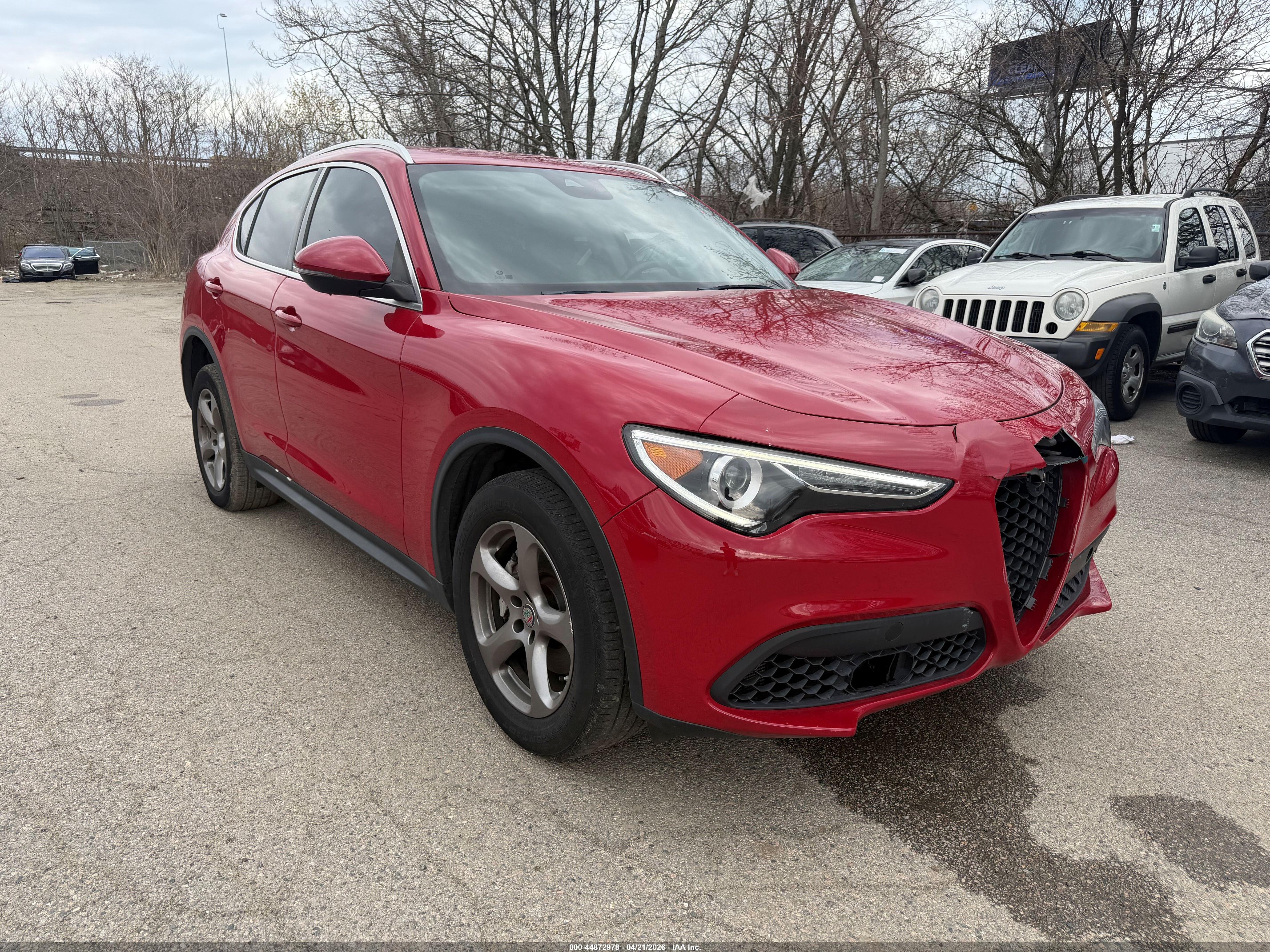 2021 Alfa Romeo Stelvio, VIN ZASPAKAN8M7D07888 — Перед