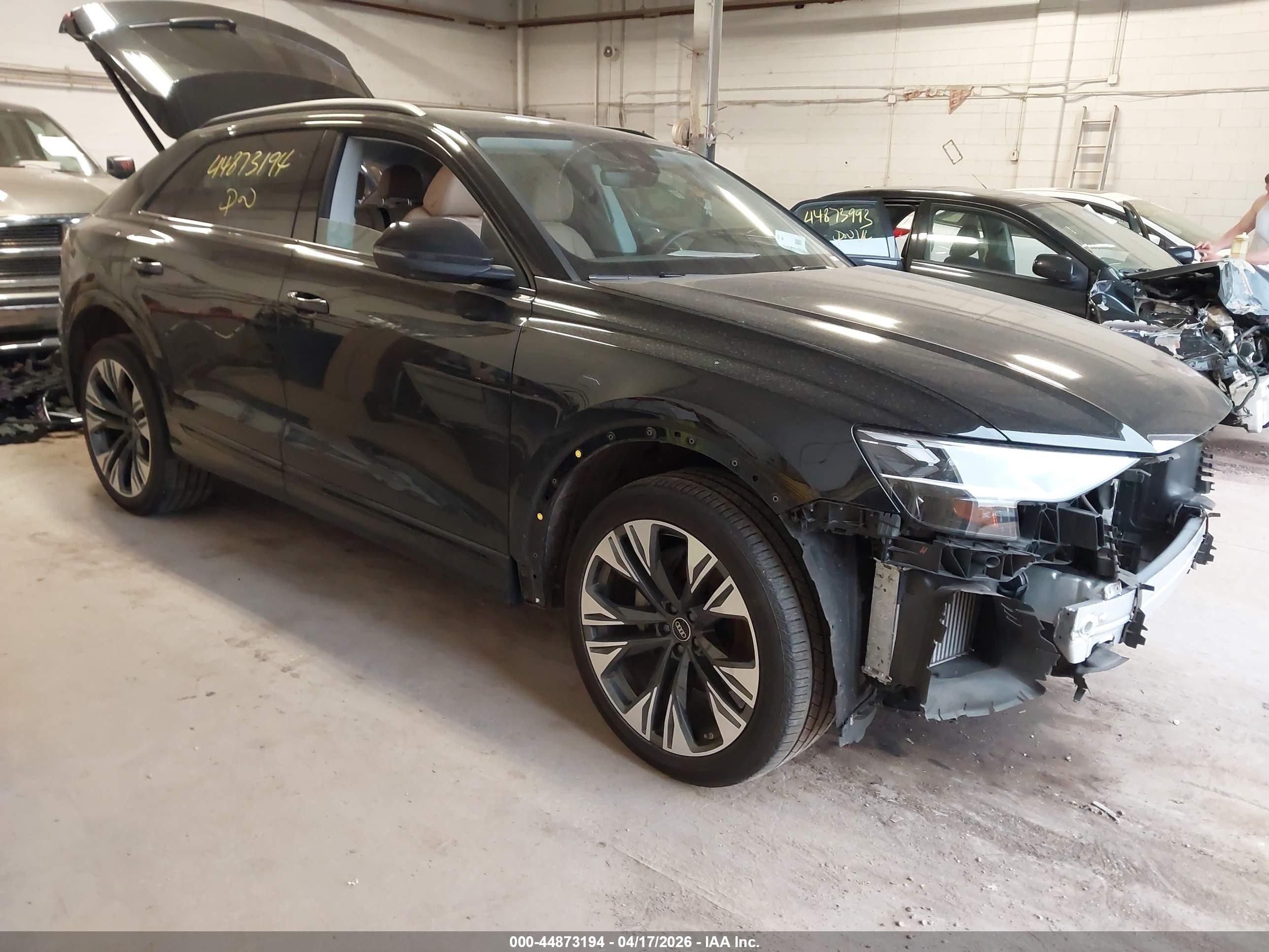2025 Audi Q8 Premium Plus, VIN WA1EVBF18SD000224 — Перед