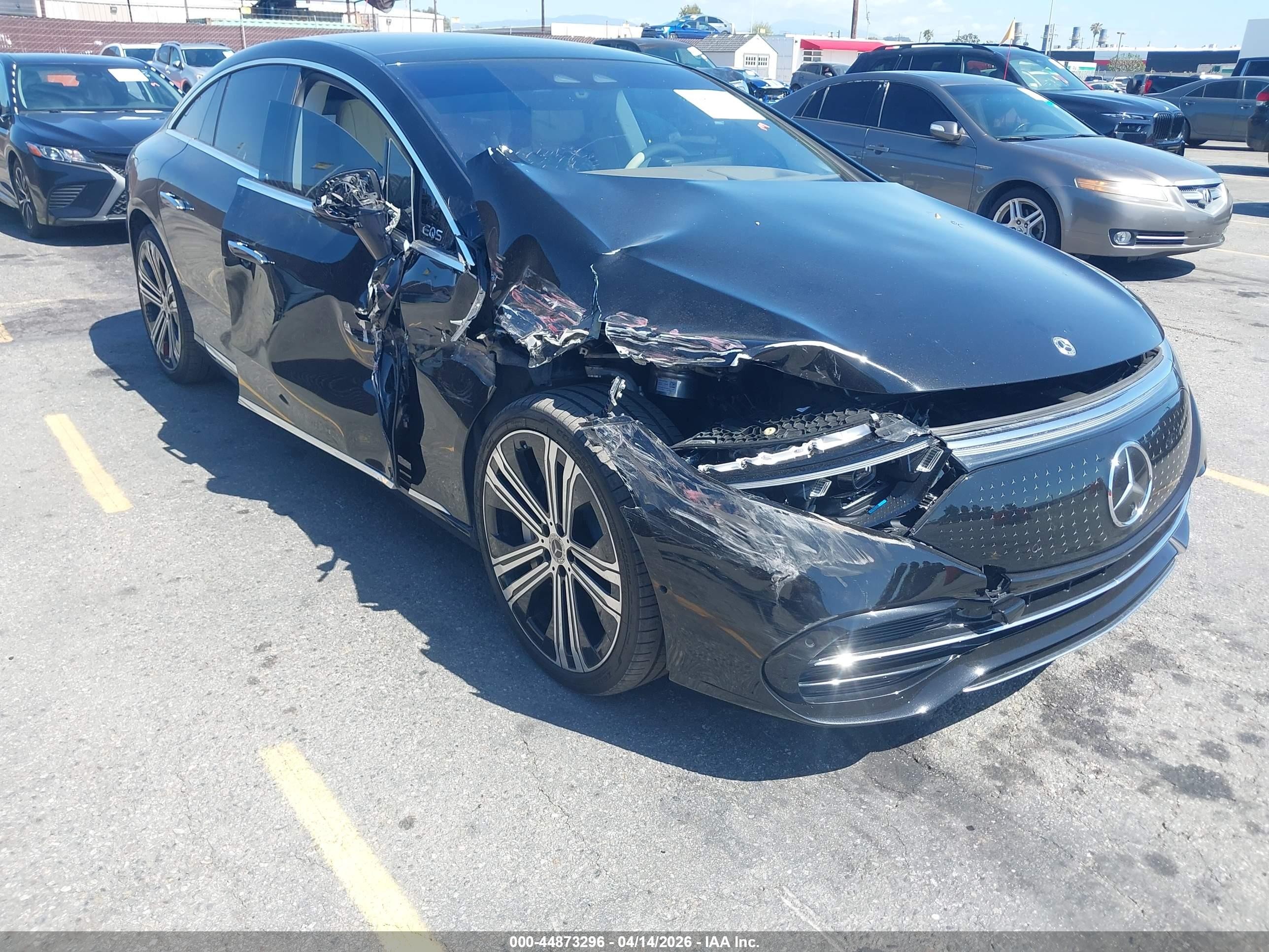 2022 Mercedes-Benz EQS 450+, VIN W1KCG2DB6NA012161 — Front end