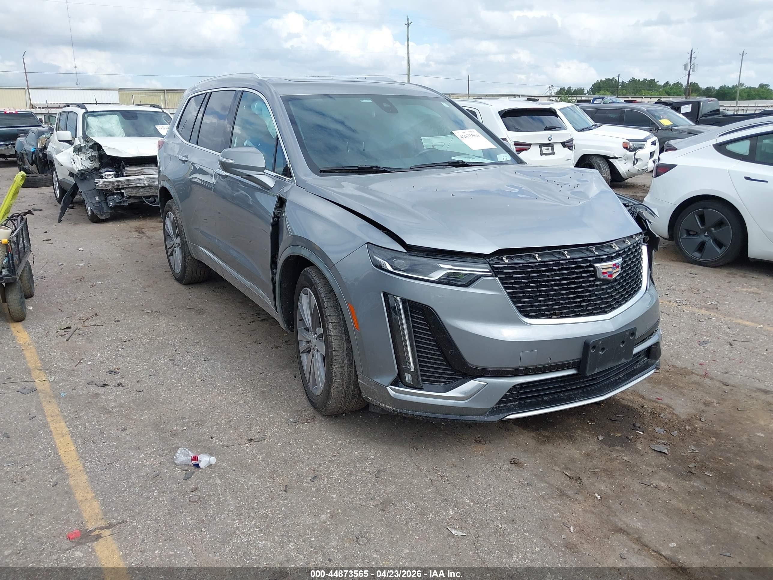 2025 Cadillac XT6 FWD Premium Luxury, VIN 1GYKPCRS0SZ121386 — Front end