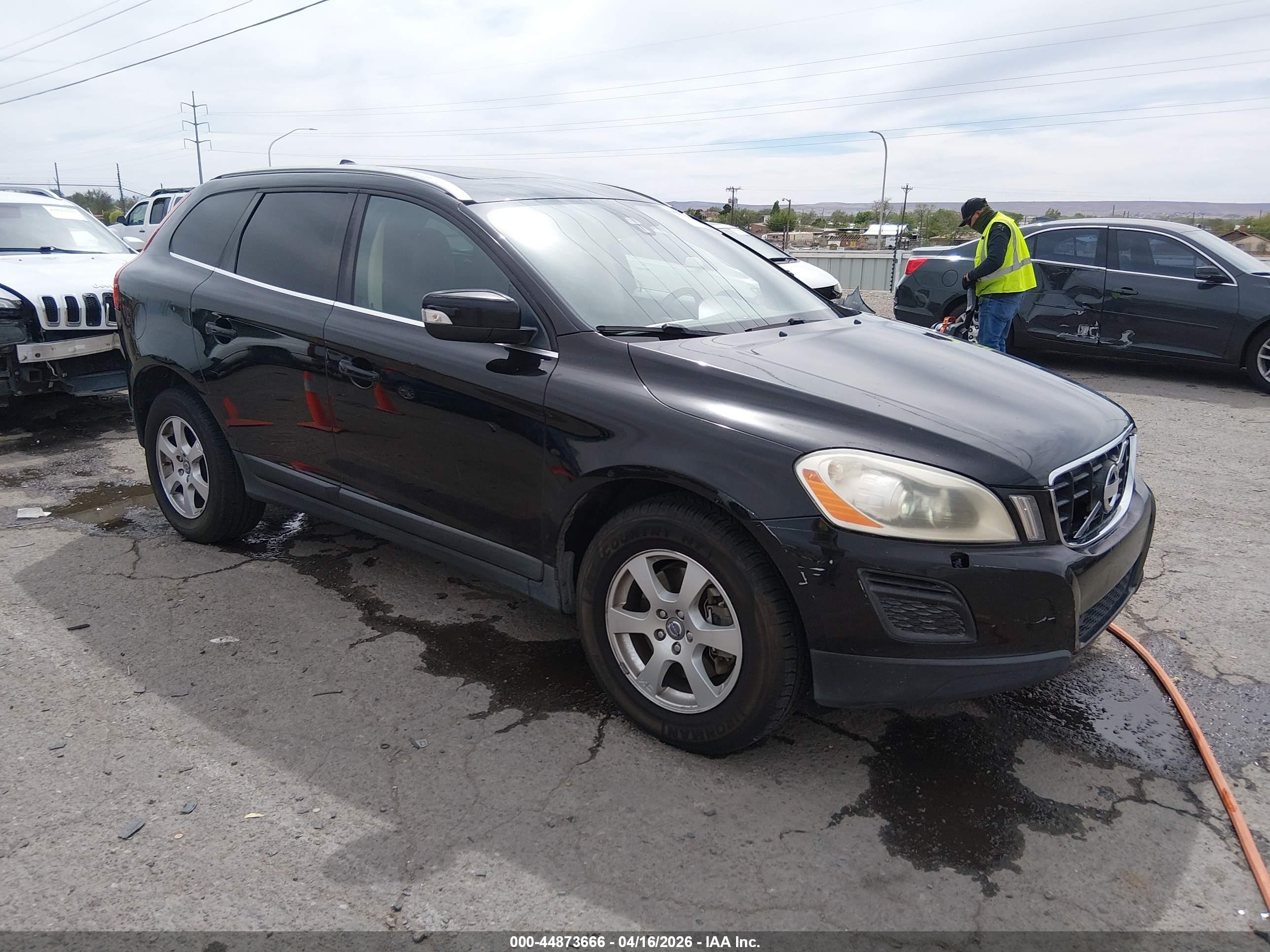 2011 Volvo XC60 3.2L, VIN YV4952DZ0B2224144 — Normal wear