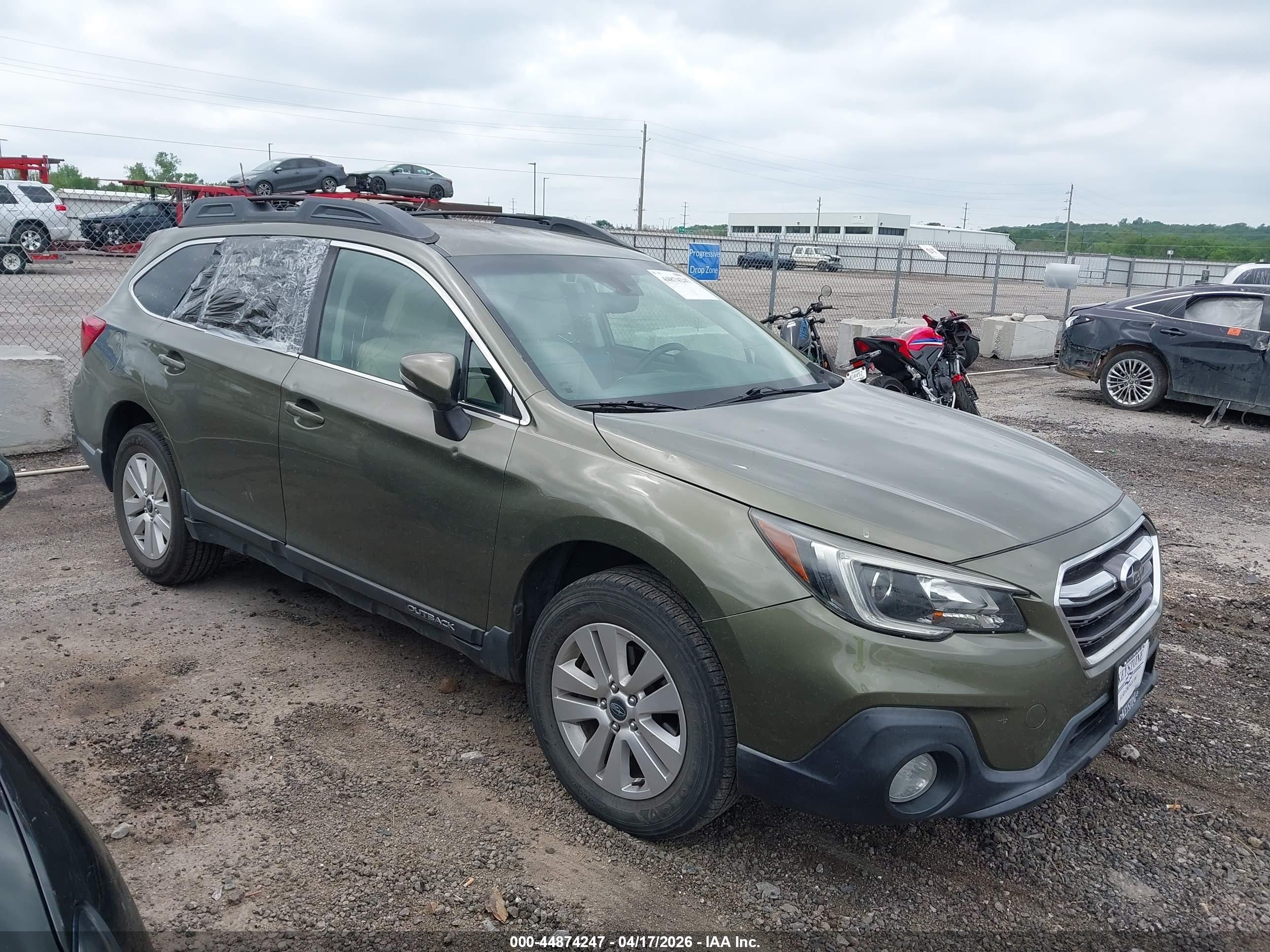 2019 Subaru Outback Premium, VIN 4S4BSAFC1K3292569 — Град