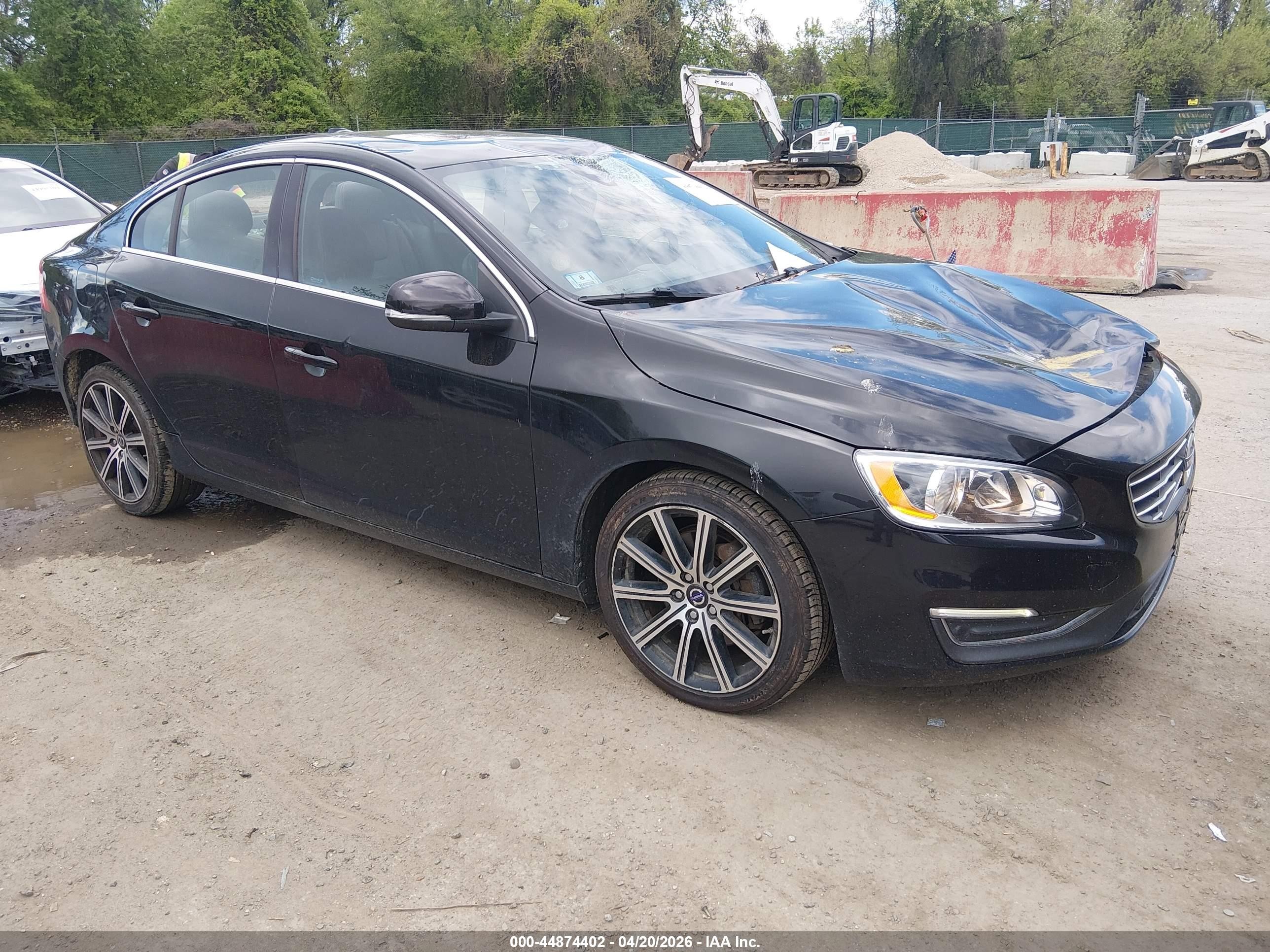 2015 Volvo S60 T6 Drive-E, VIN YV149MFK1F2337470 — Крыша
