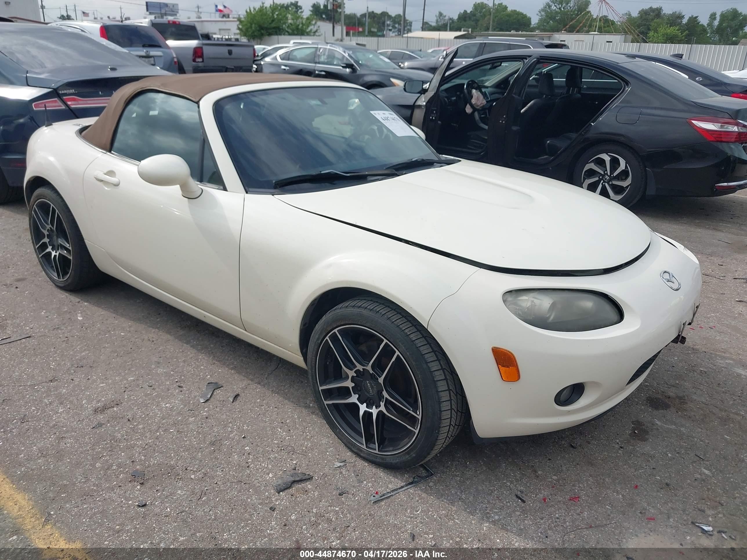 2006 Mazda MX-5 Miata Touring, VIN JM1NC25FX60116594 — Front end
