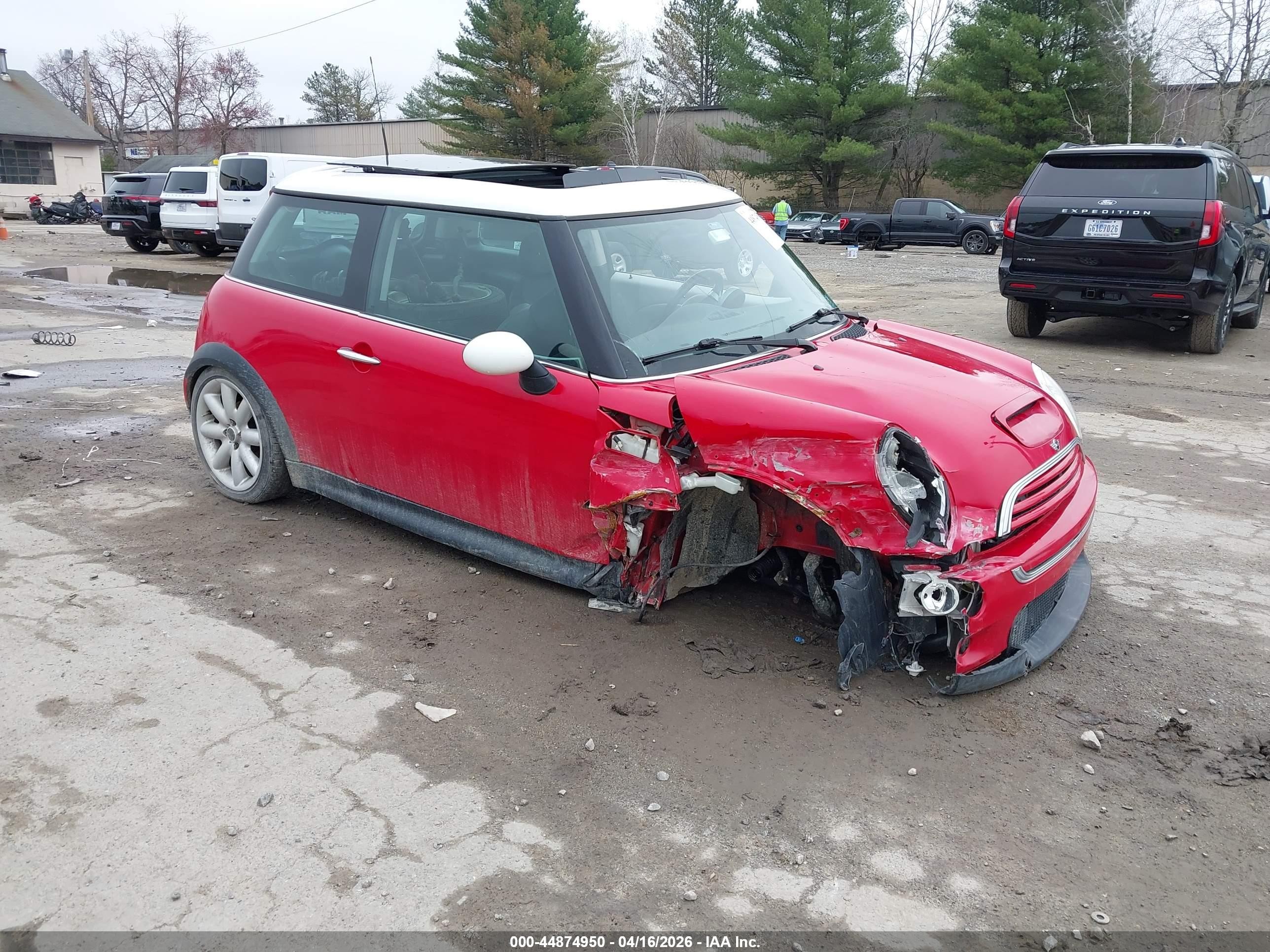 2003 MINI Hardtop S, VIN WMWRE33493TD69029 — Перед