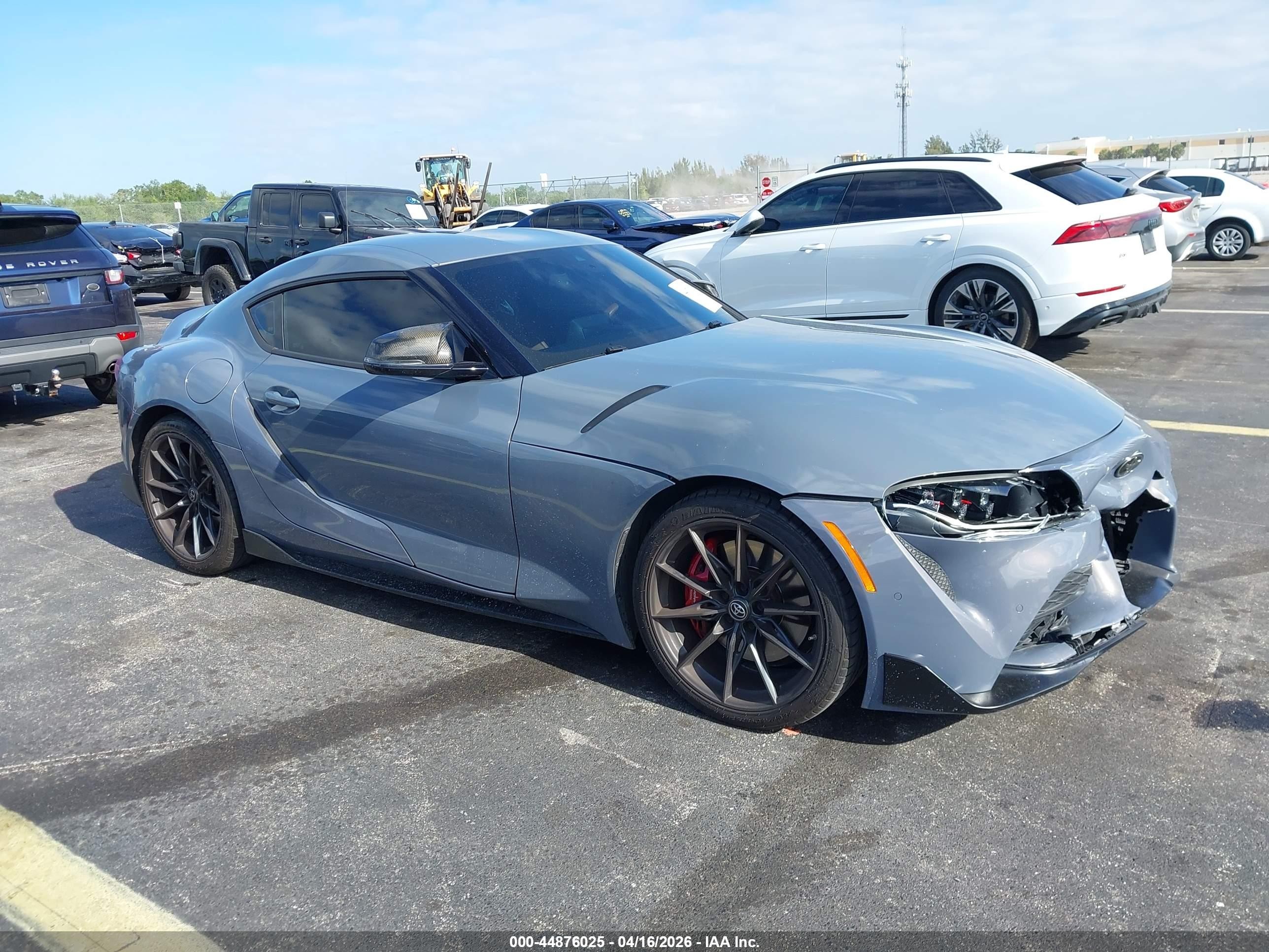2023 Toyota Supra Premium, VIN WZ1DB0G08PW054589 — Front end