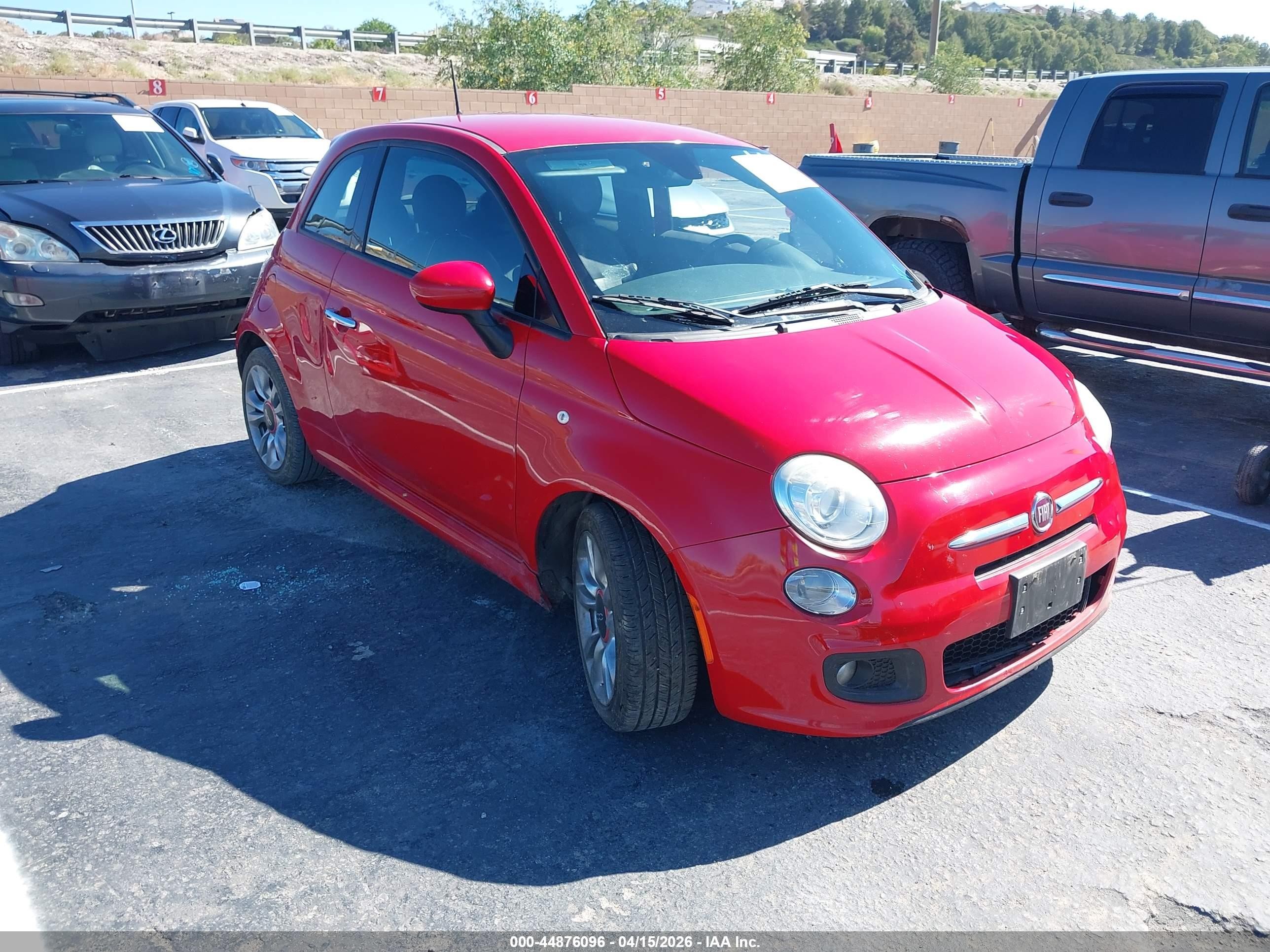 2015 FIAT 500 Sport, VIN 3C3CFFBR2FT625316 — Side