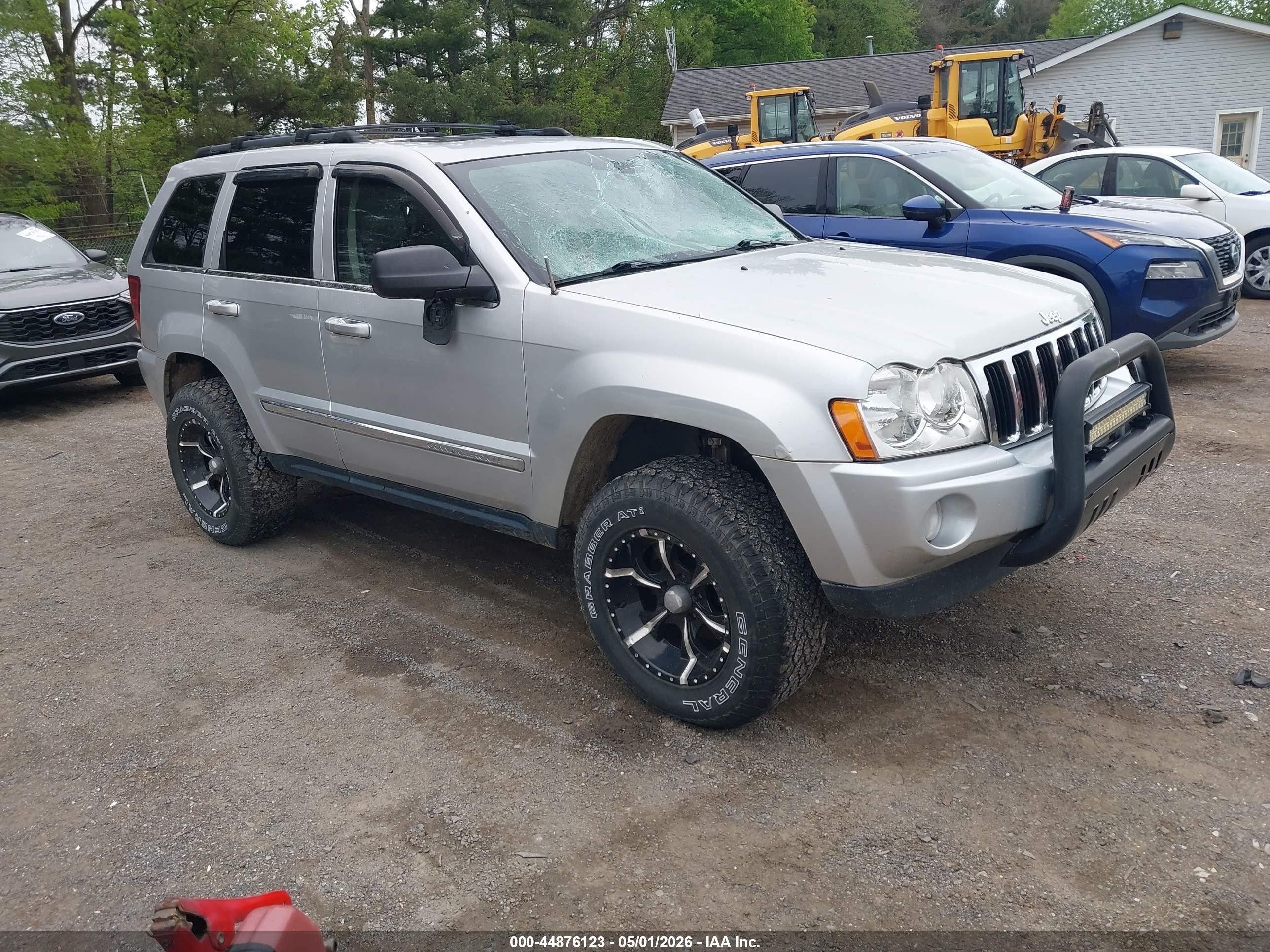 2005 Jeep Grand Cherokee Limited, VIN 1J4HR58285C650741 — Roof