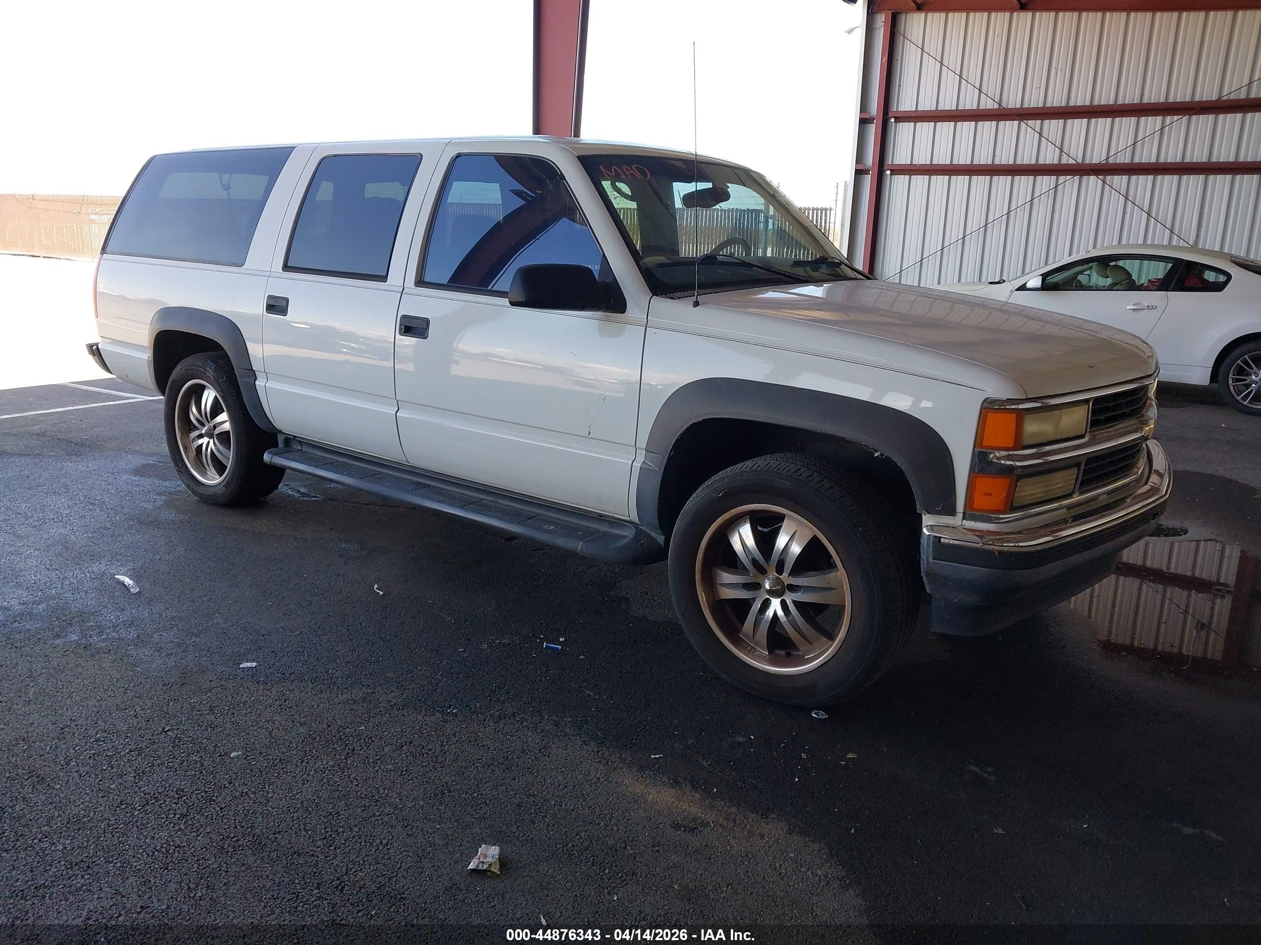 1997 Chevrolet Suburban, VIN 3GNFK16R2VG177966 — Stripped